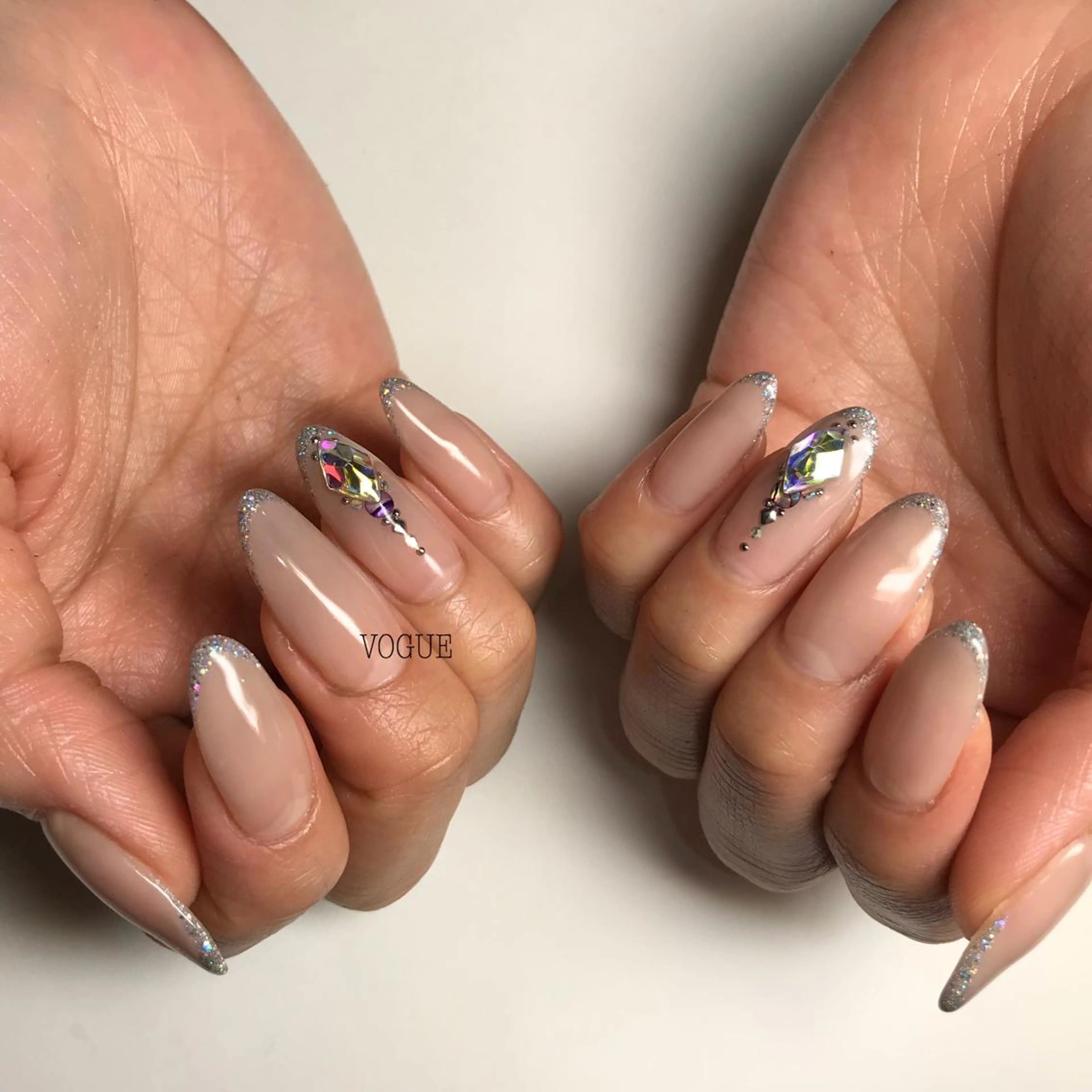 ネイル フレンチネイル ハンドネイル VOGUE ×SWANのネイルデザイン
