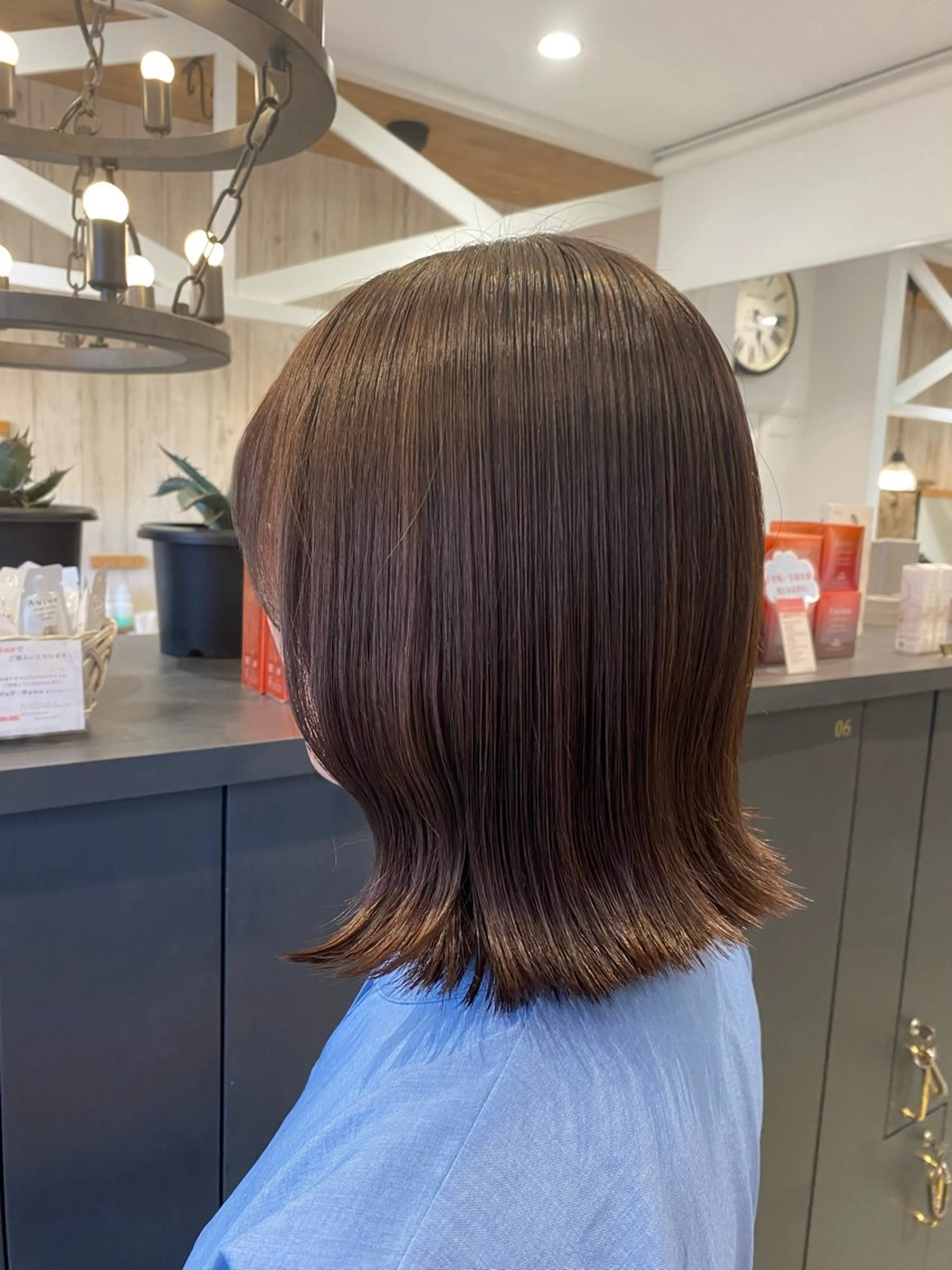 ミディアム カラー ブラウンカラー ラベンダーカラー ラベンダーブラウン くびれヘア 顔周りカット 柴田 枝利子のヘアスタイル