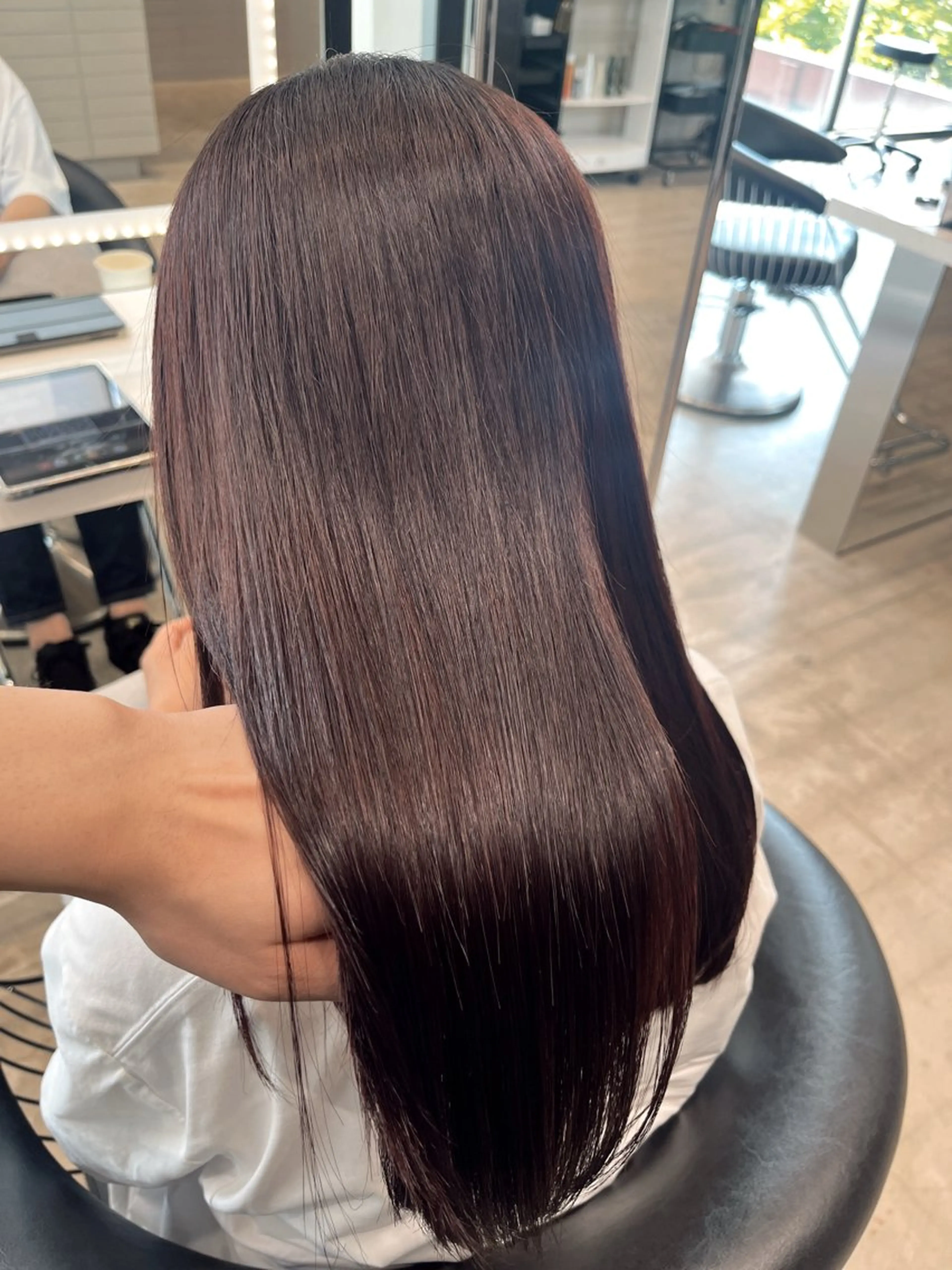 ミディアム 浅井 琥珀のヘアスタイル