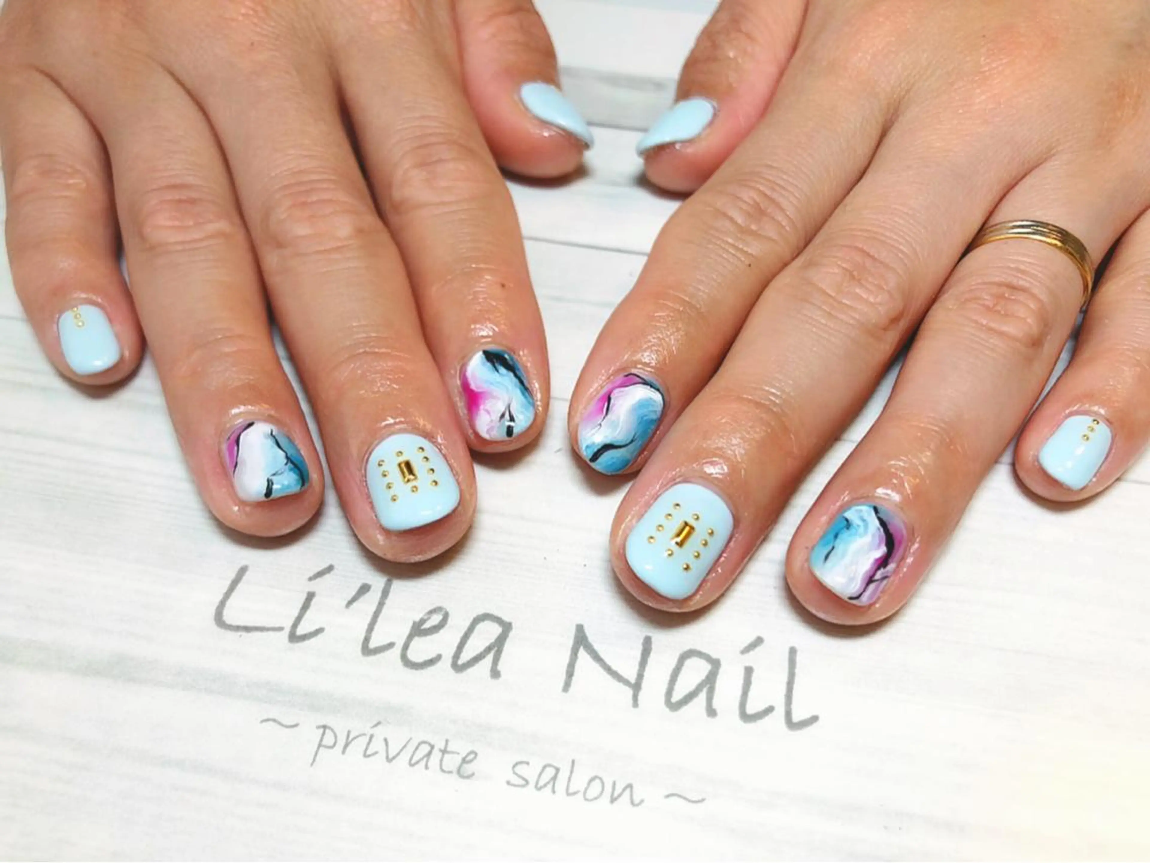ネイル Li'leaNail AINAのネイルデザイン