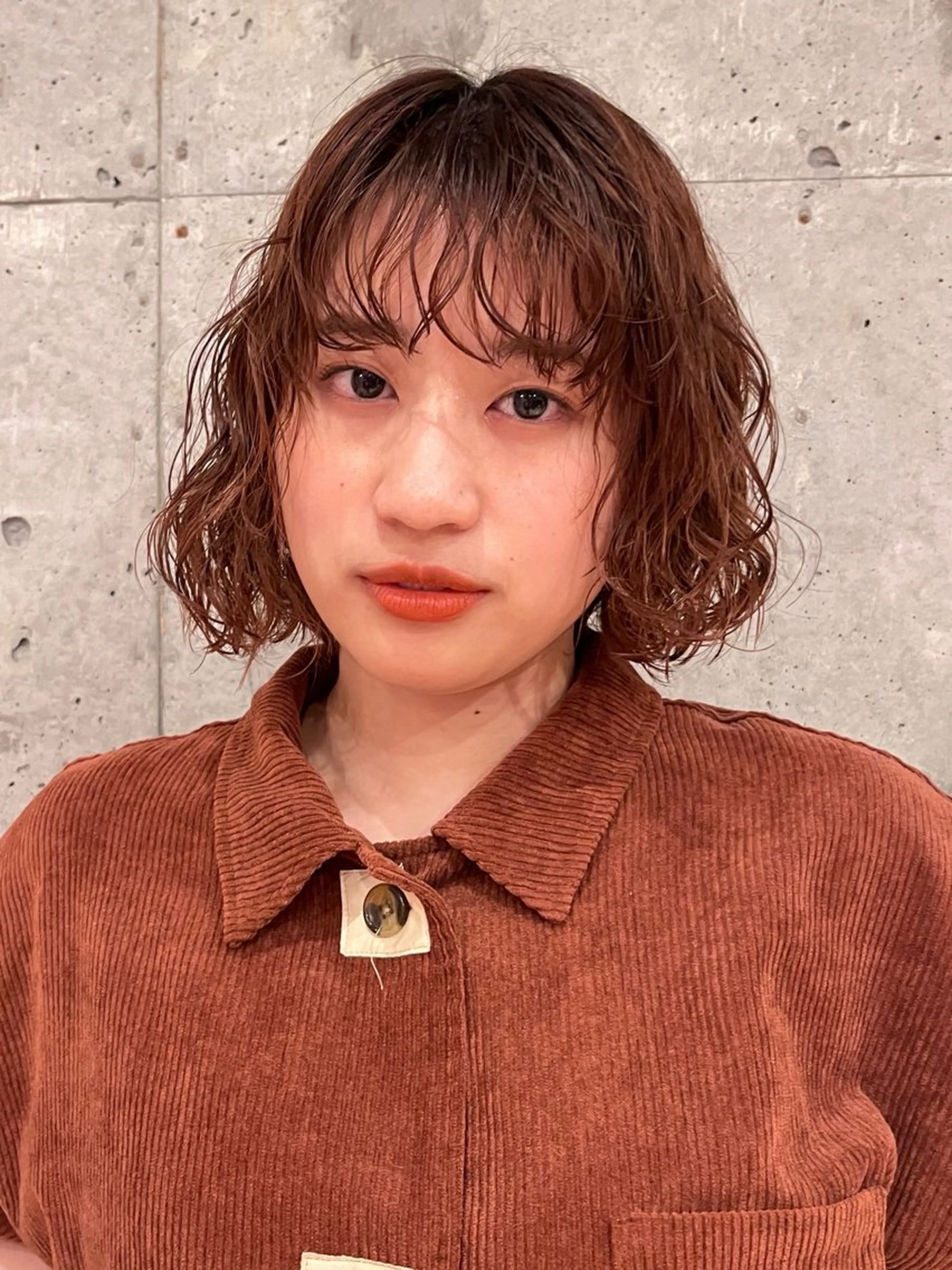 ミディアム パーマ 阿久津真衣 似合わせカットのヘアスタイル