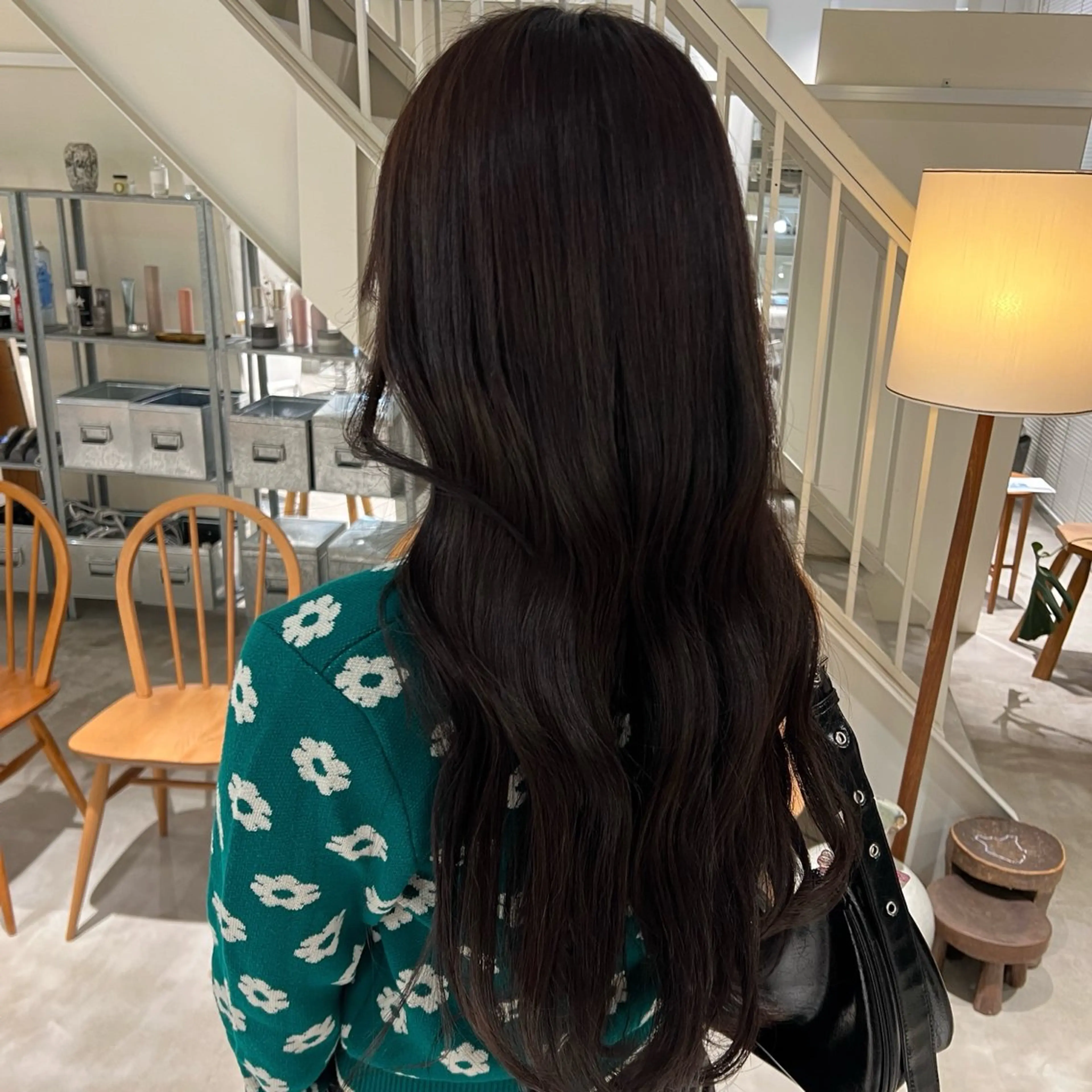 ロング カラー ヘアカラー 周東 芽依のヘアスタイル