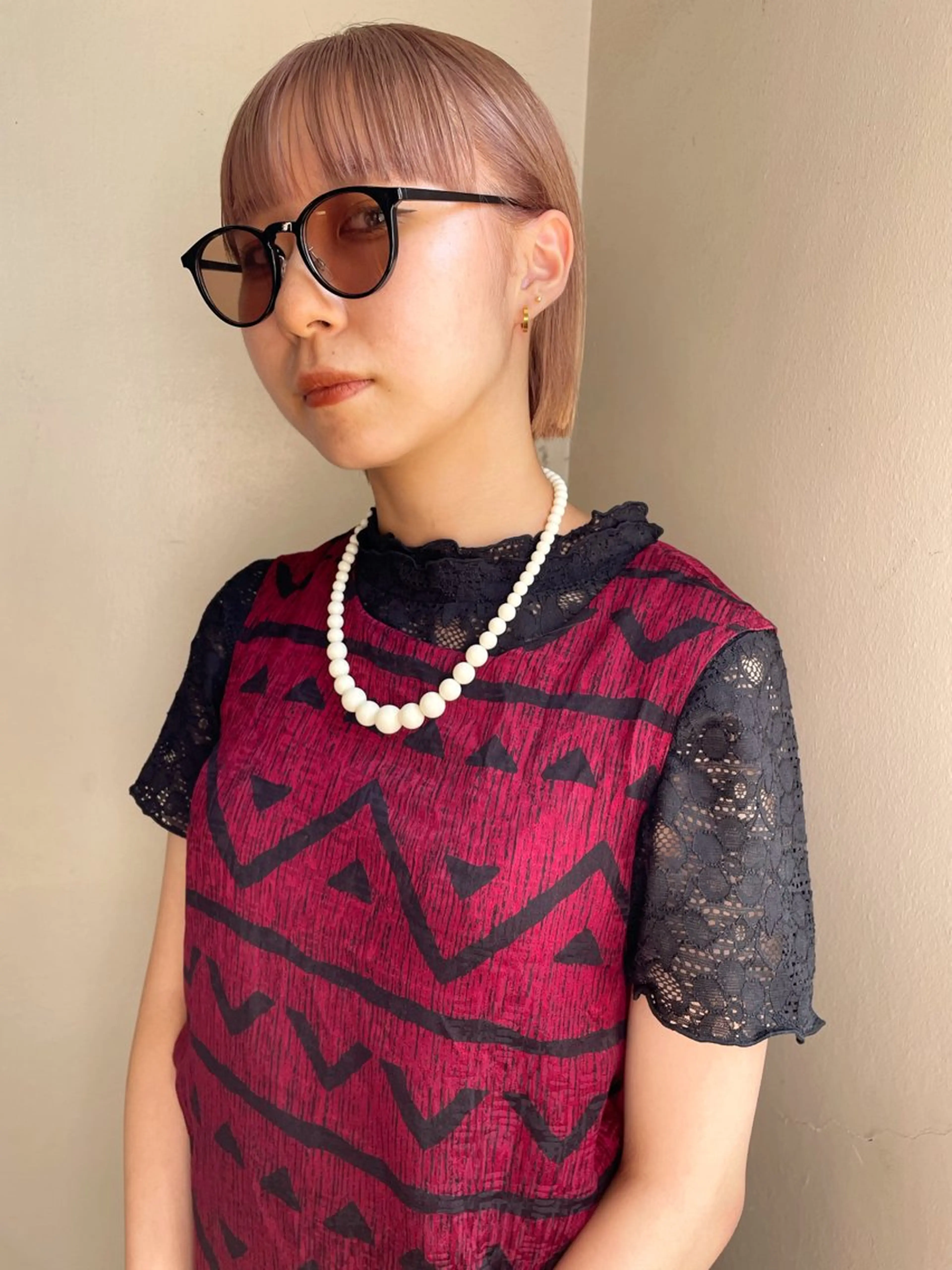 ショート カラー ヘアアレンジ ベージュカラー ミルクティーベージュ 丸山渉/表参道 レイヤーボブのヘアスタイル