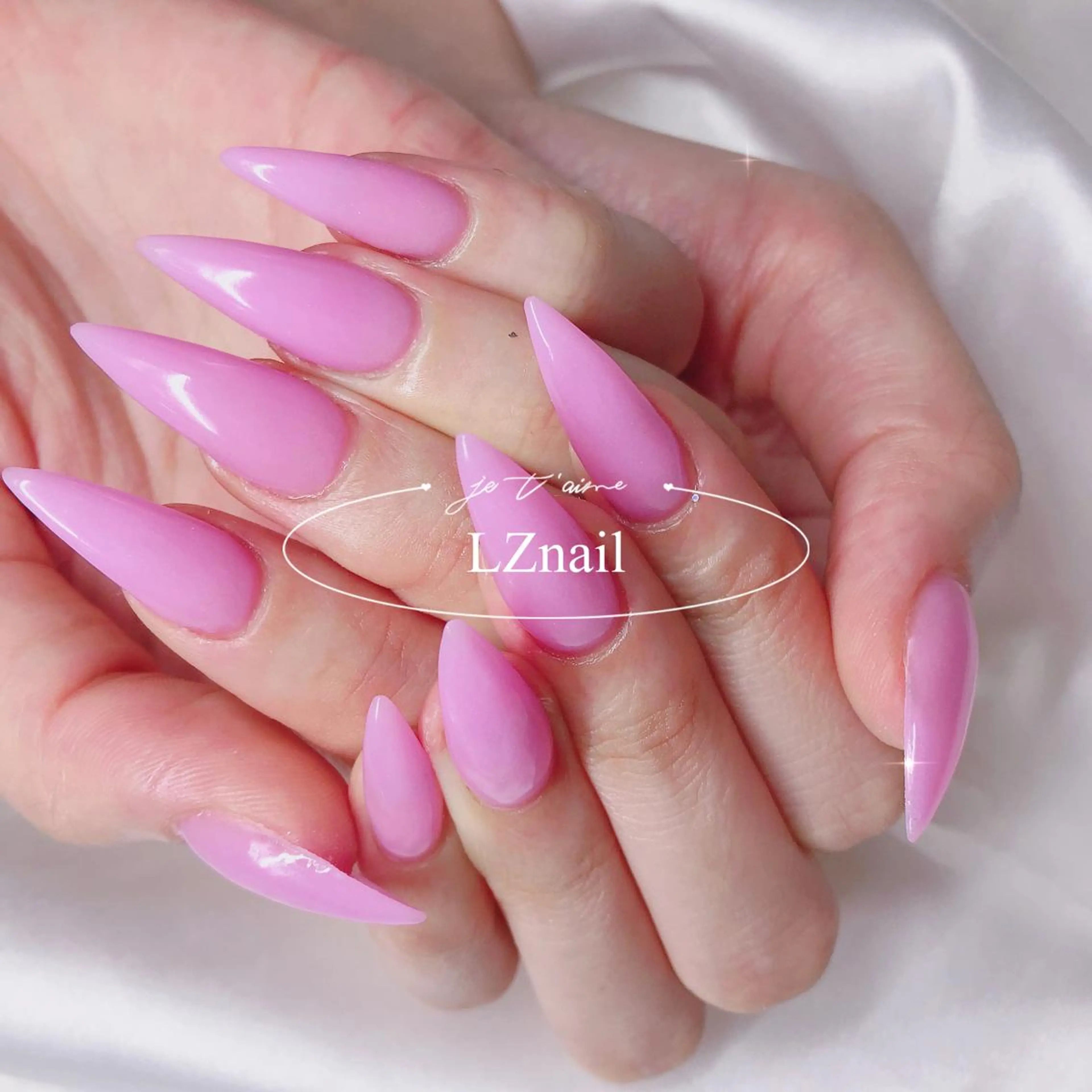 ネイル シ シのネイルデザイン