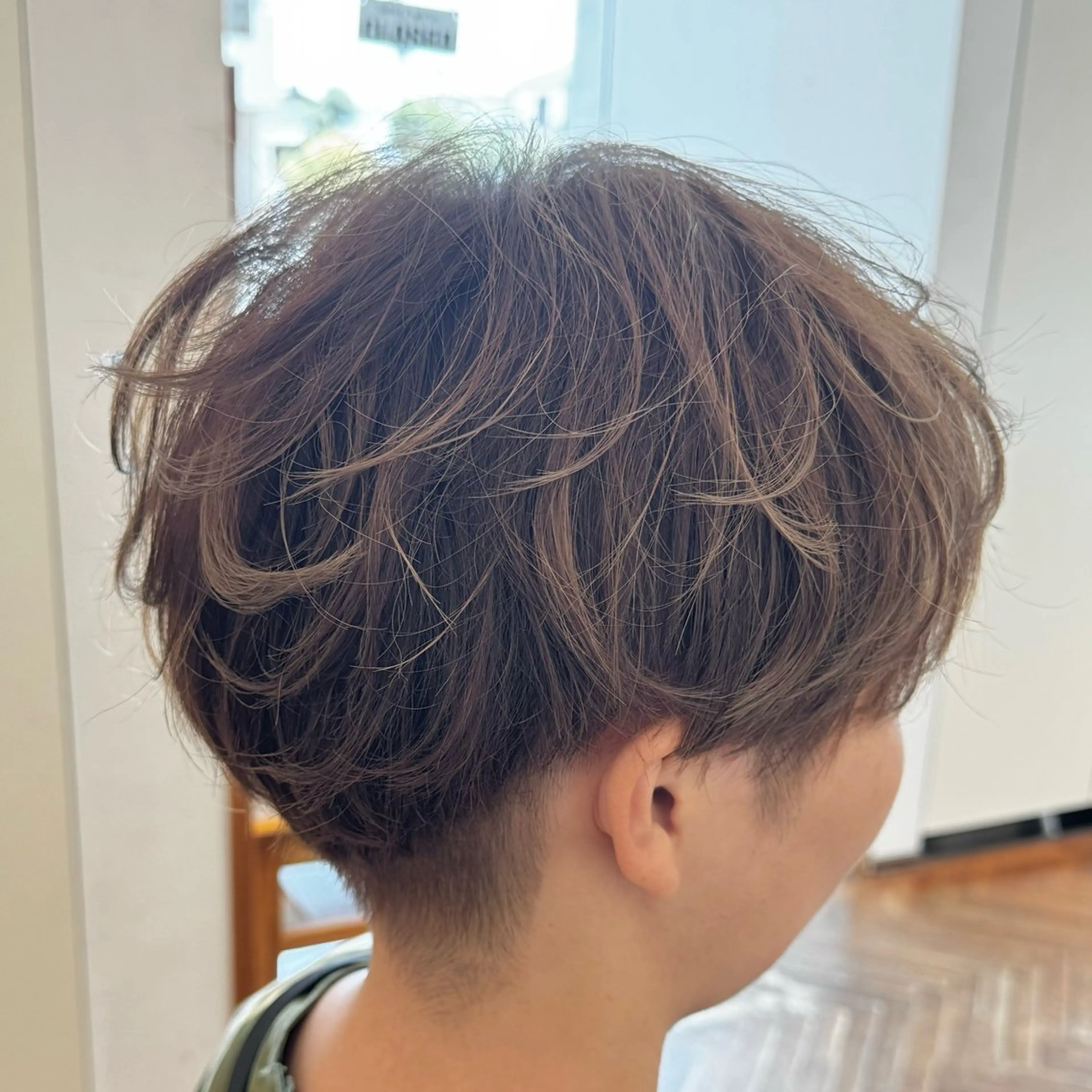 ショート カラー ショートヘア カット ヘアカラー トリートメント 吉田 新平のヘアスタイル