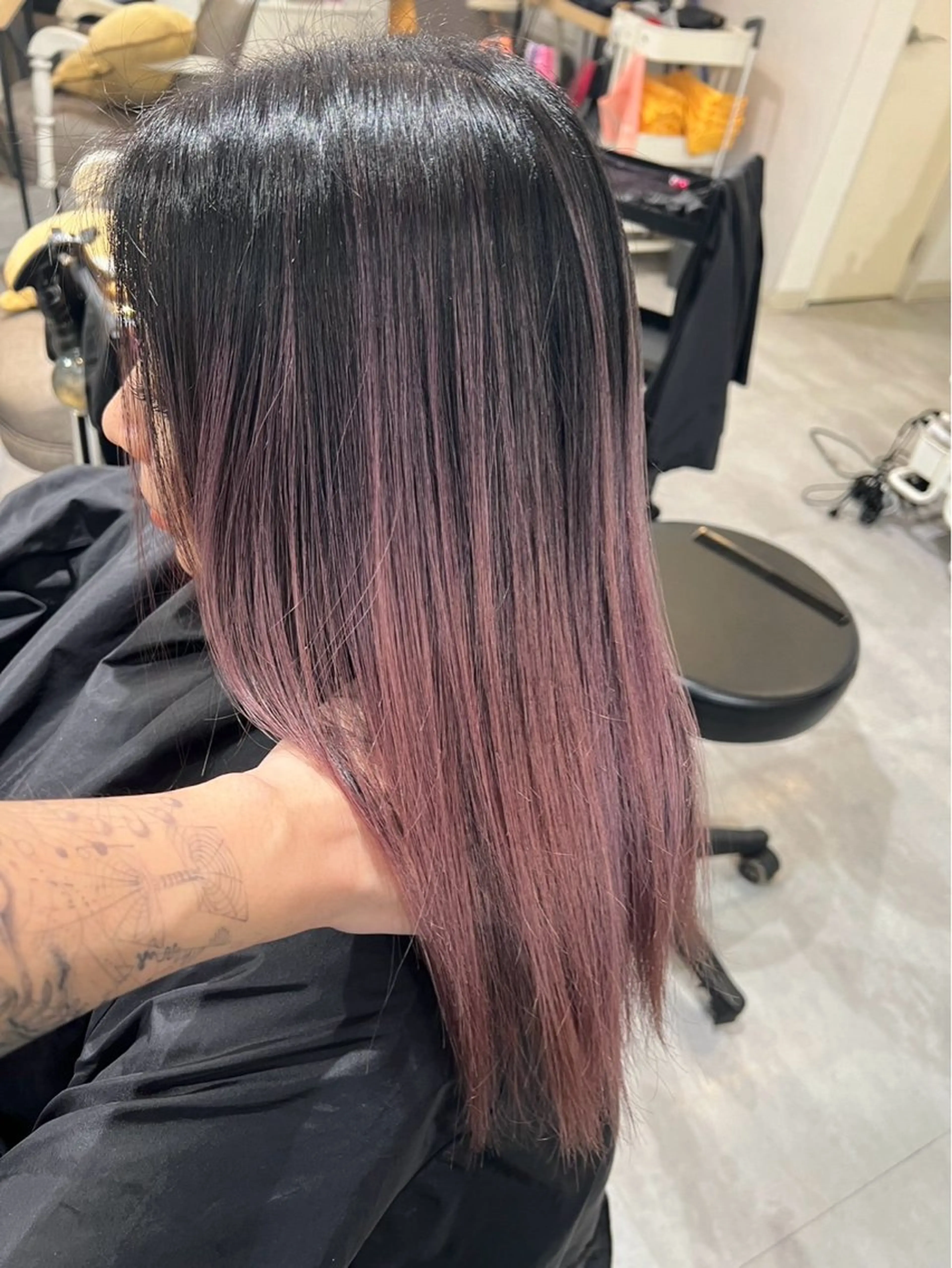 ミディアム カラー バレイヤージュ ベージュカラー ピンクカラー ピンクベージュ レイヤーカット ヘアカラー トリートメント 指名数No.1 /NAOYAのヘアスタイル