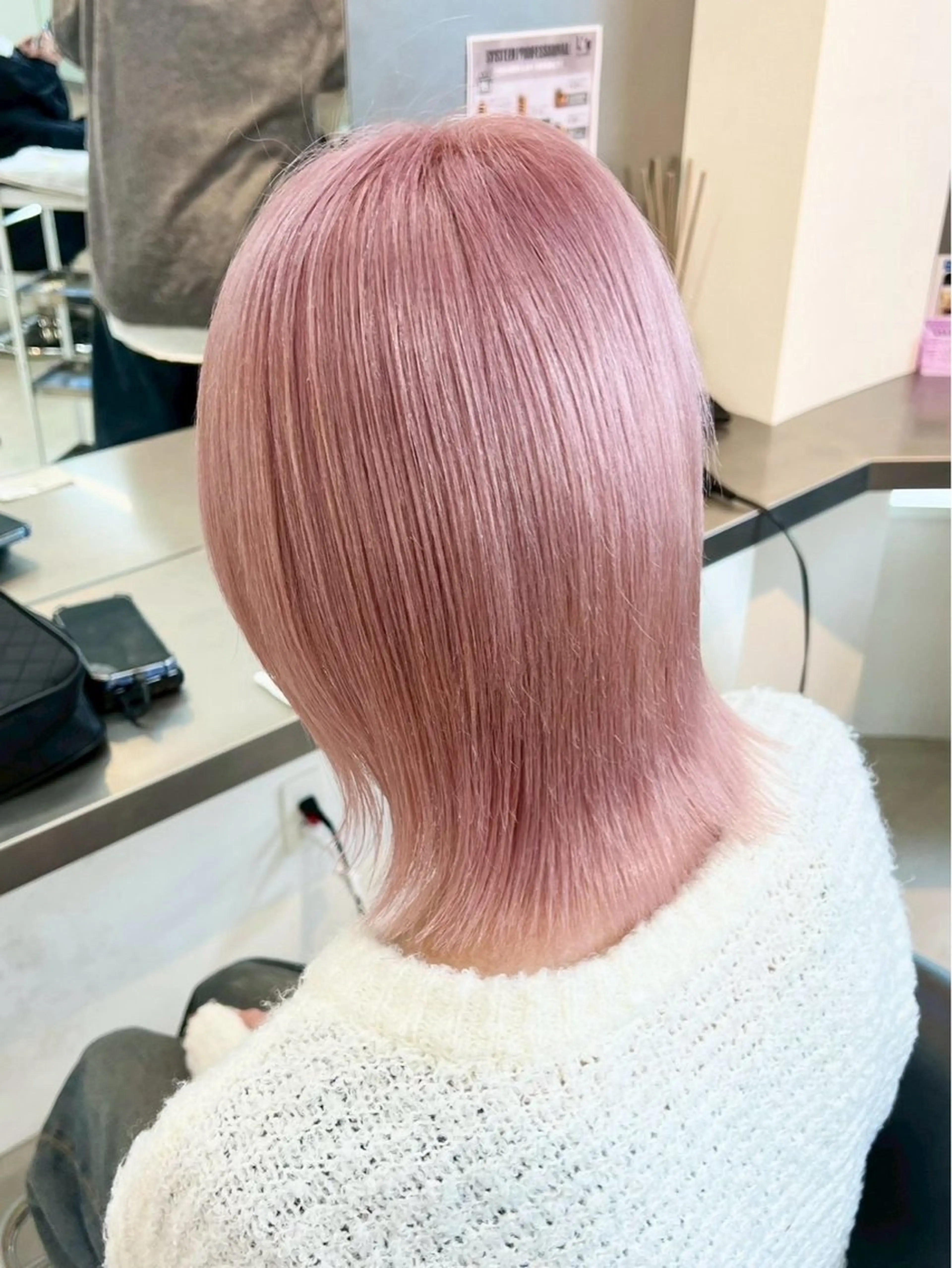 ショート ヘアカラー MAHIRO LUCKTOKYOのヘアスタイル