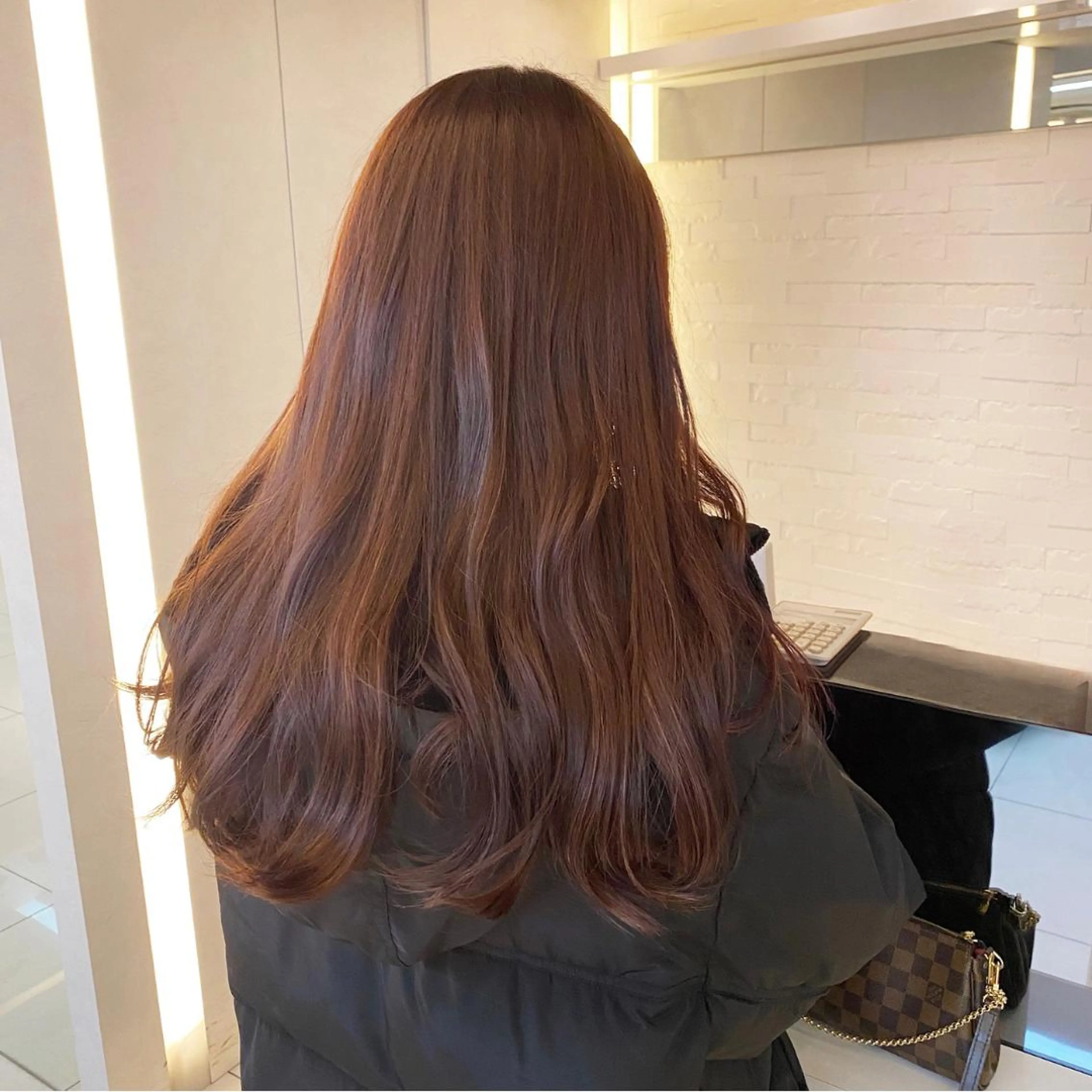 ロング ラベンダーベージュ kohana 🎀韓国ヘア🎀🤍のヘアスタイル