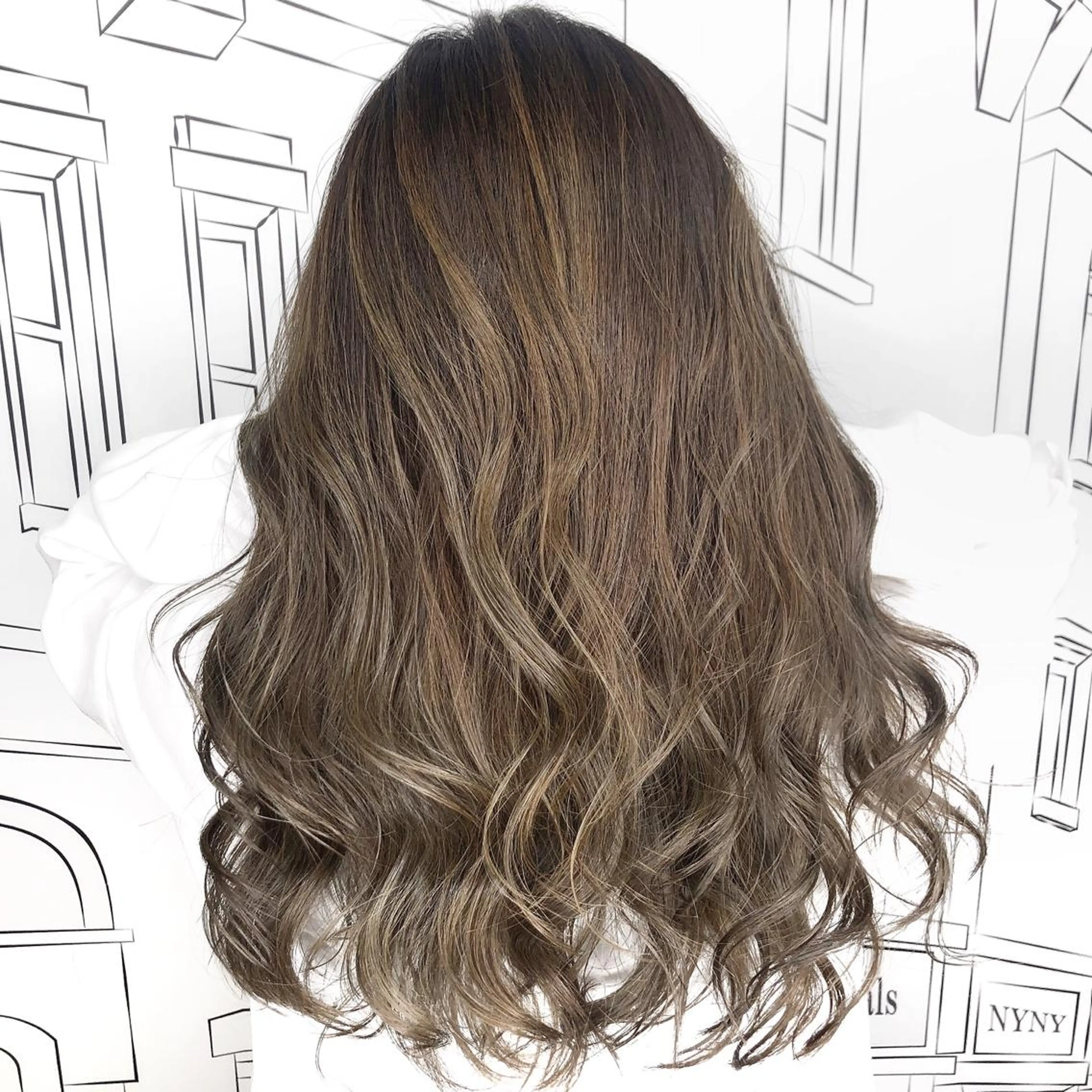 セミロング カラー バレイヤージュ レイヤーカット TOMOKA 艶髪/透明感カラーのヘアスタイル