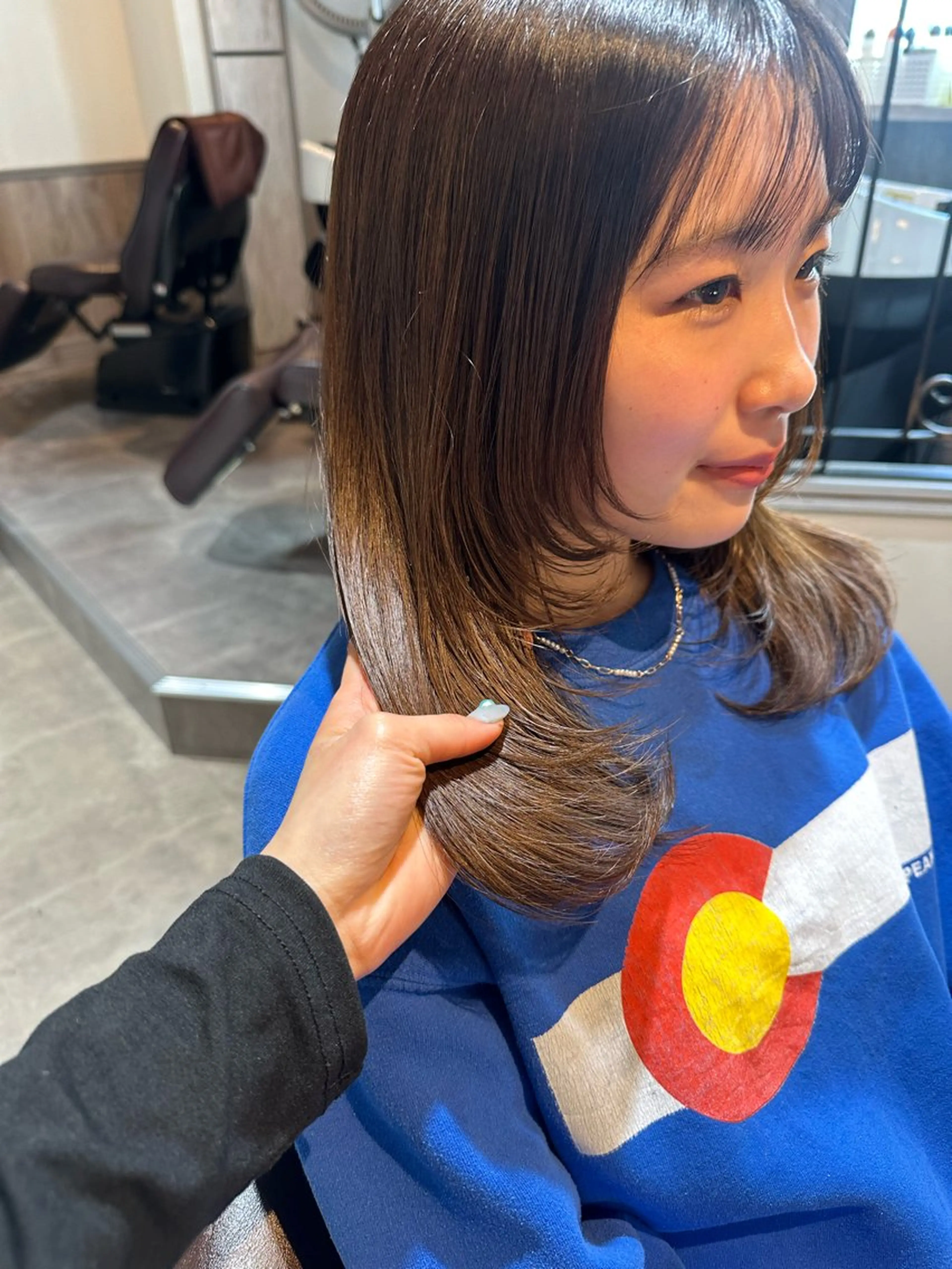 セミロング 顔まわりレイヤー レイヤーカット Miyu 🌙⭐︎のヘアスタイル