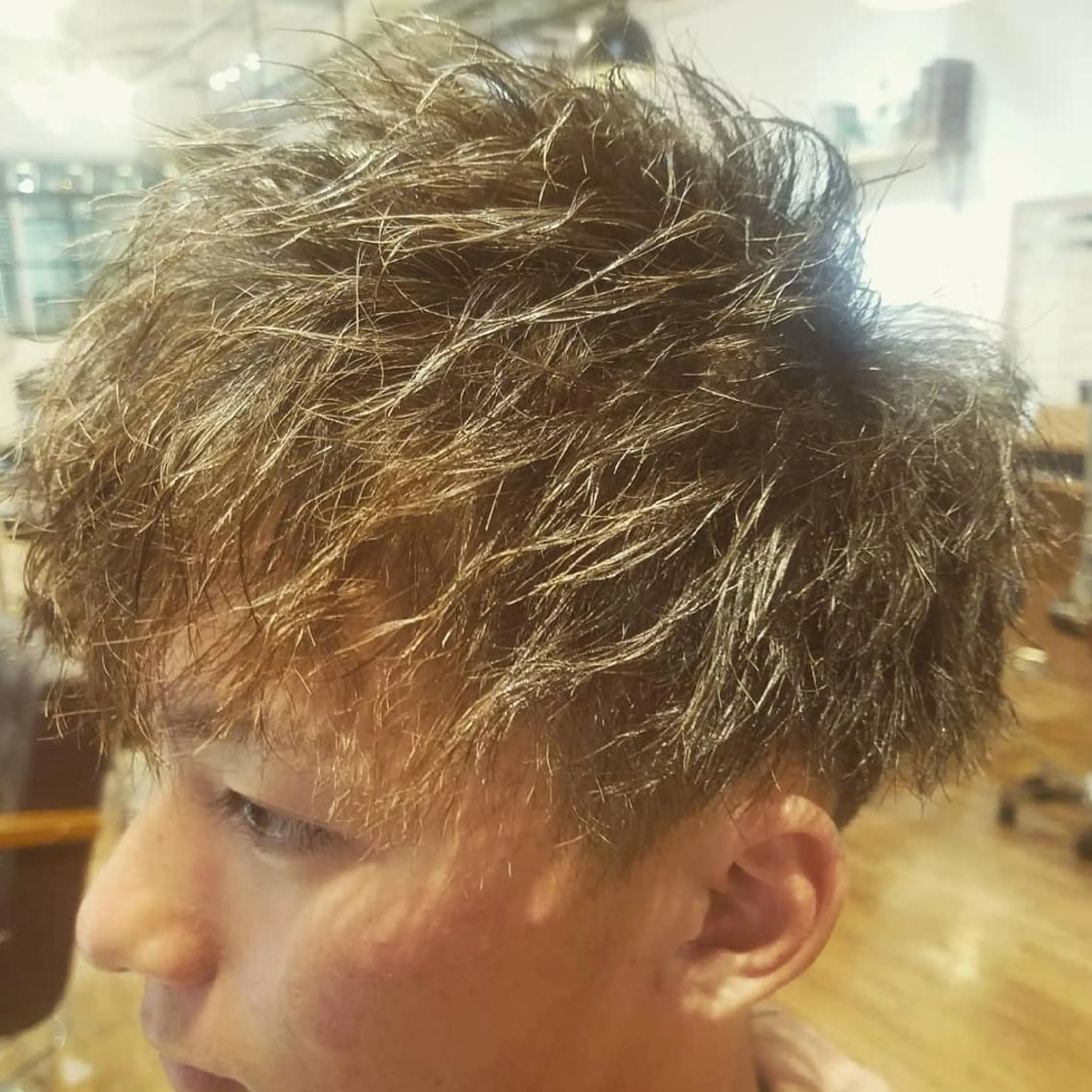 ショート パーマ メンズ メンズパーマ カット パーマ 内村 純也のヘアスタイル