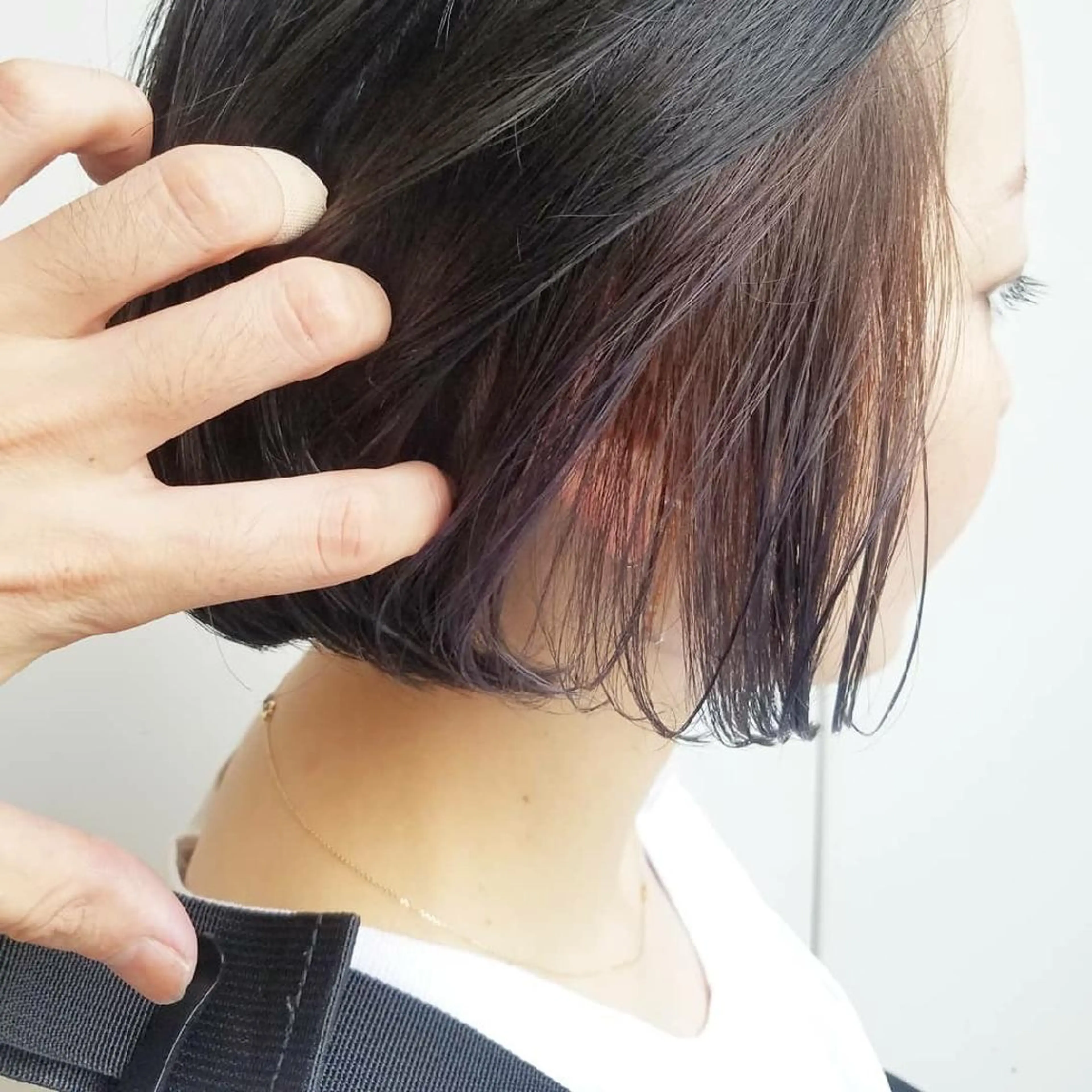 ショート カラー パーマ インナーカラー ボブ iplus まつげ、眉毛、耳つぼのマツエク・マツパデザイン