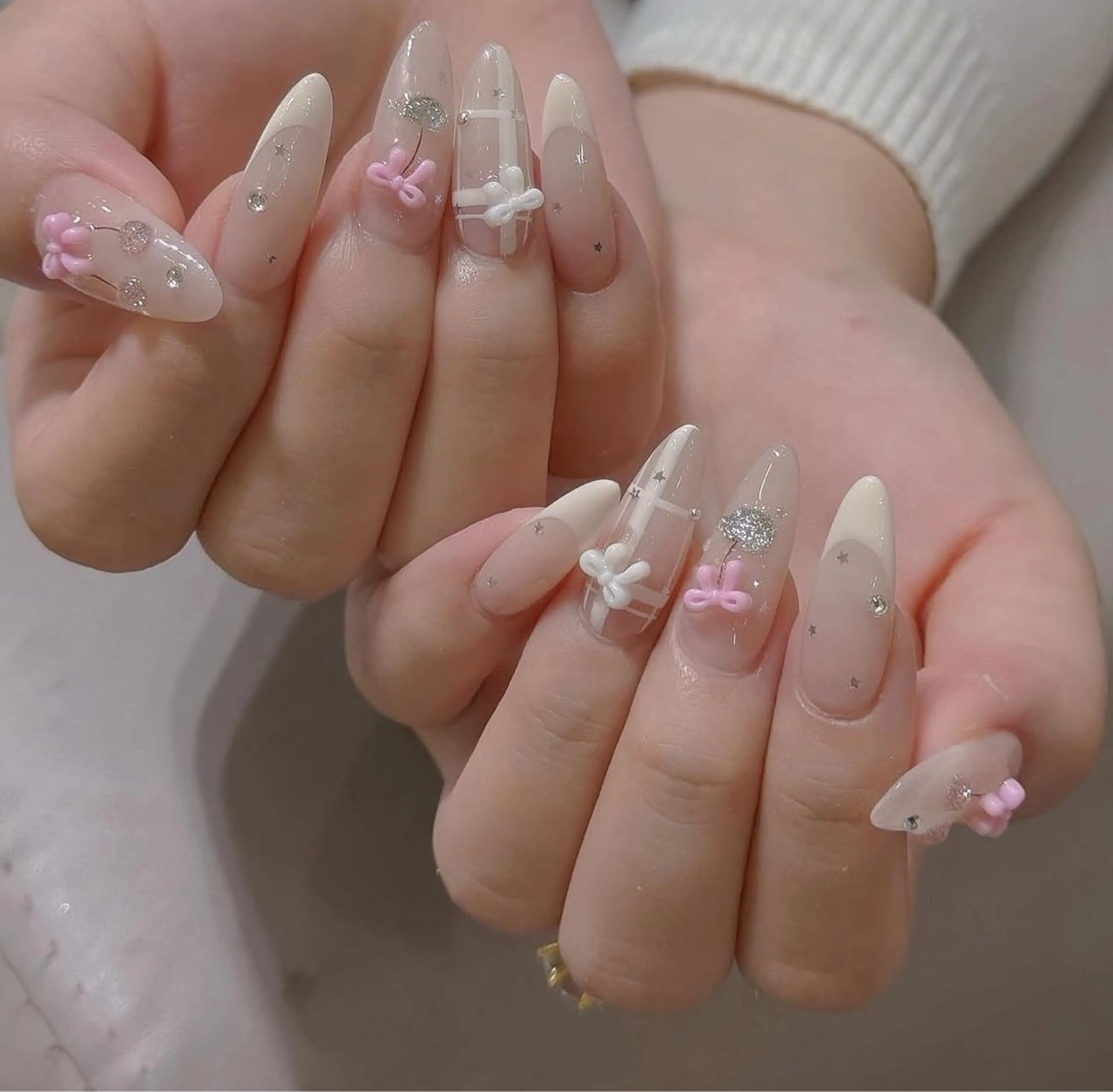 ネイル キラキラネイル マグネットネイル ぷっくりネイル 春ネイル ワンホンネイル ハンドネイル Lyna 池袋のネイルデザイン