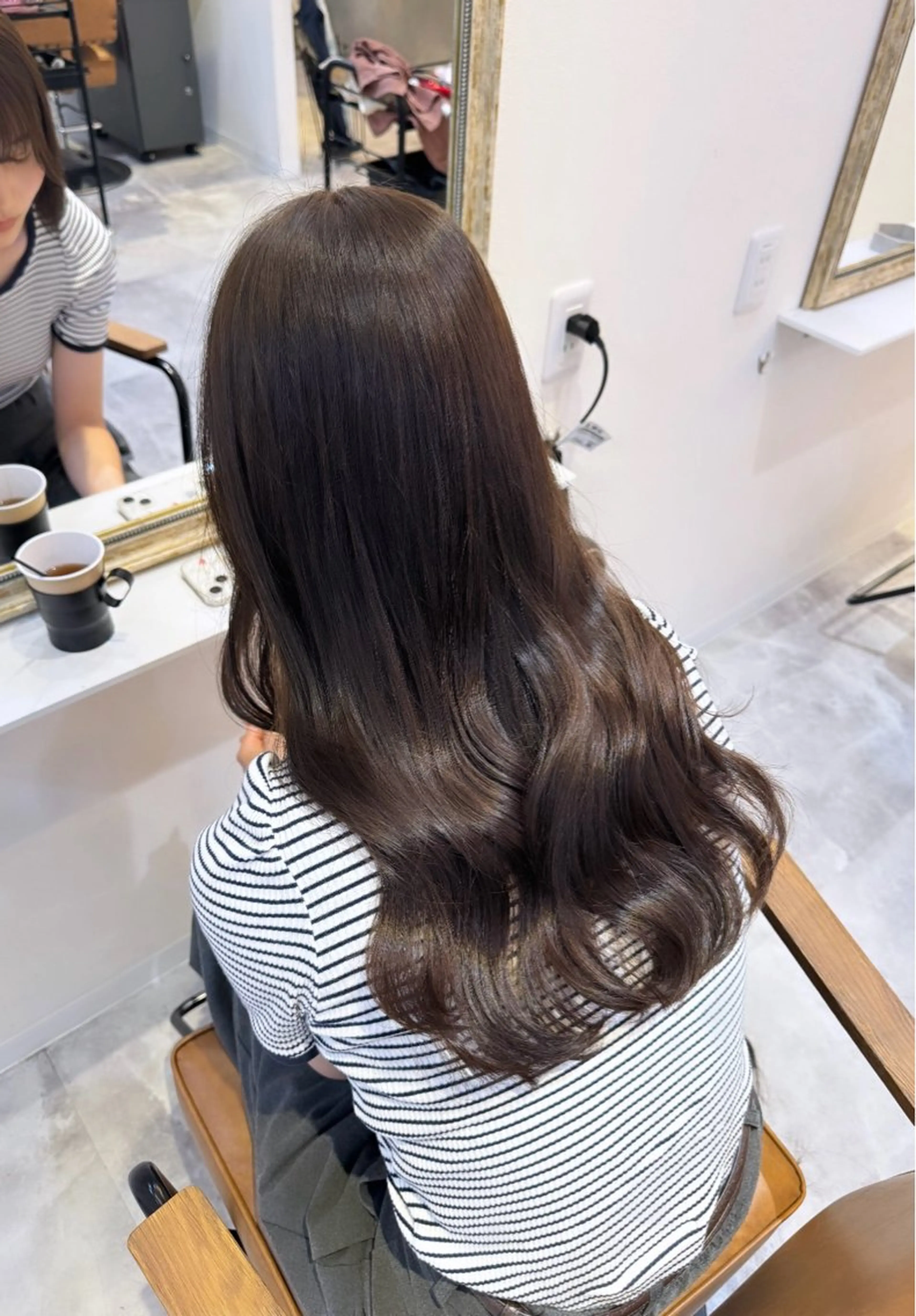 ロング カラー アッシュ アッシュブラウン ベージュカラー 黒髪 ブリーチ カット ヘアカラー トリートメント 赤み無し柔らかカラー 【梅田】madokaのヘアスタイル