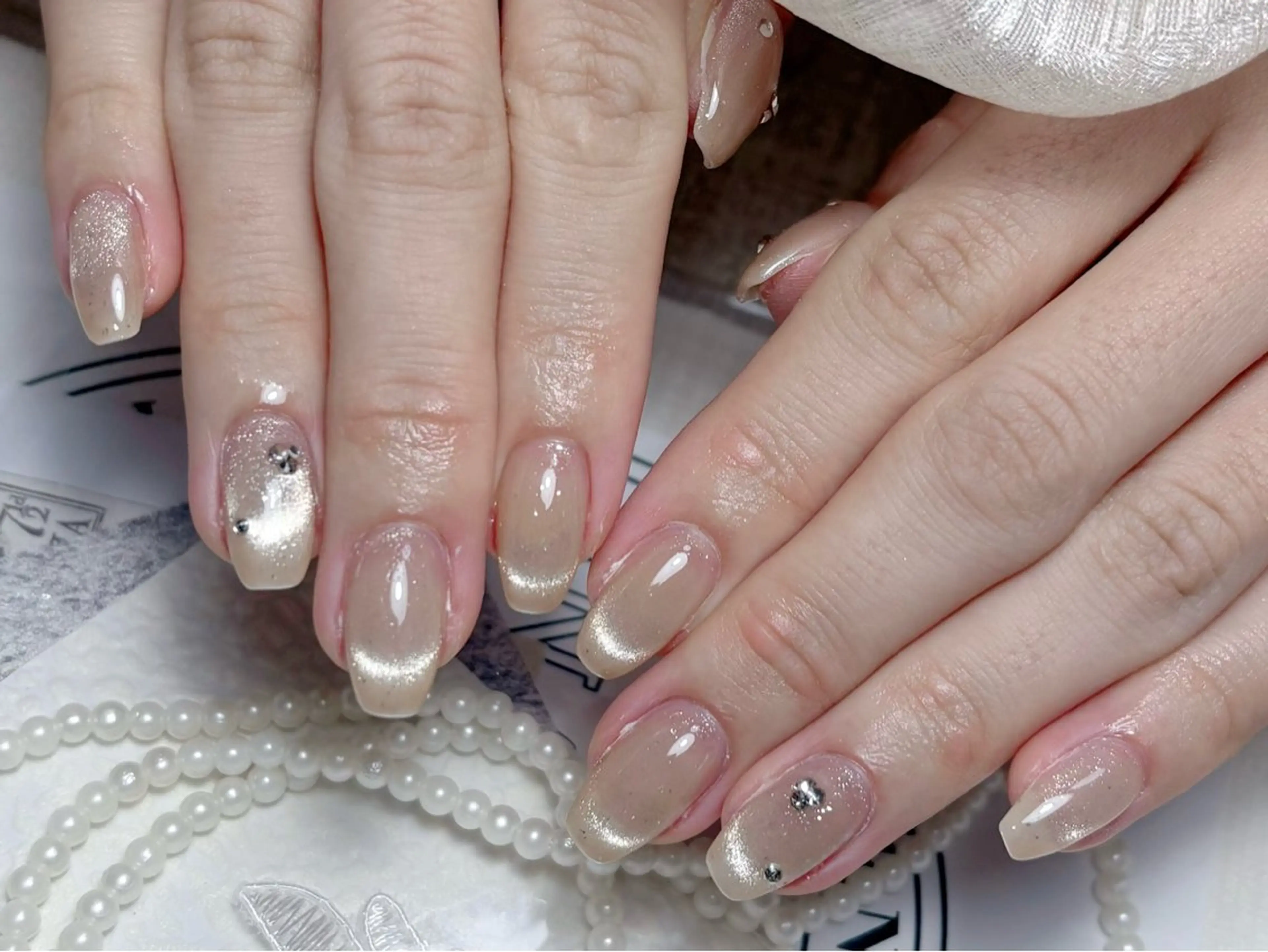 ネイル オーロラネイル フレンチネイル ジェルネイル ガラスフレンチ 韓国ネイル ハンドネイル Nail Jolieのネイルデザイン