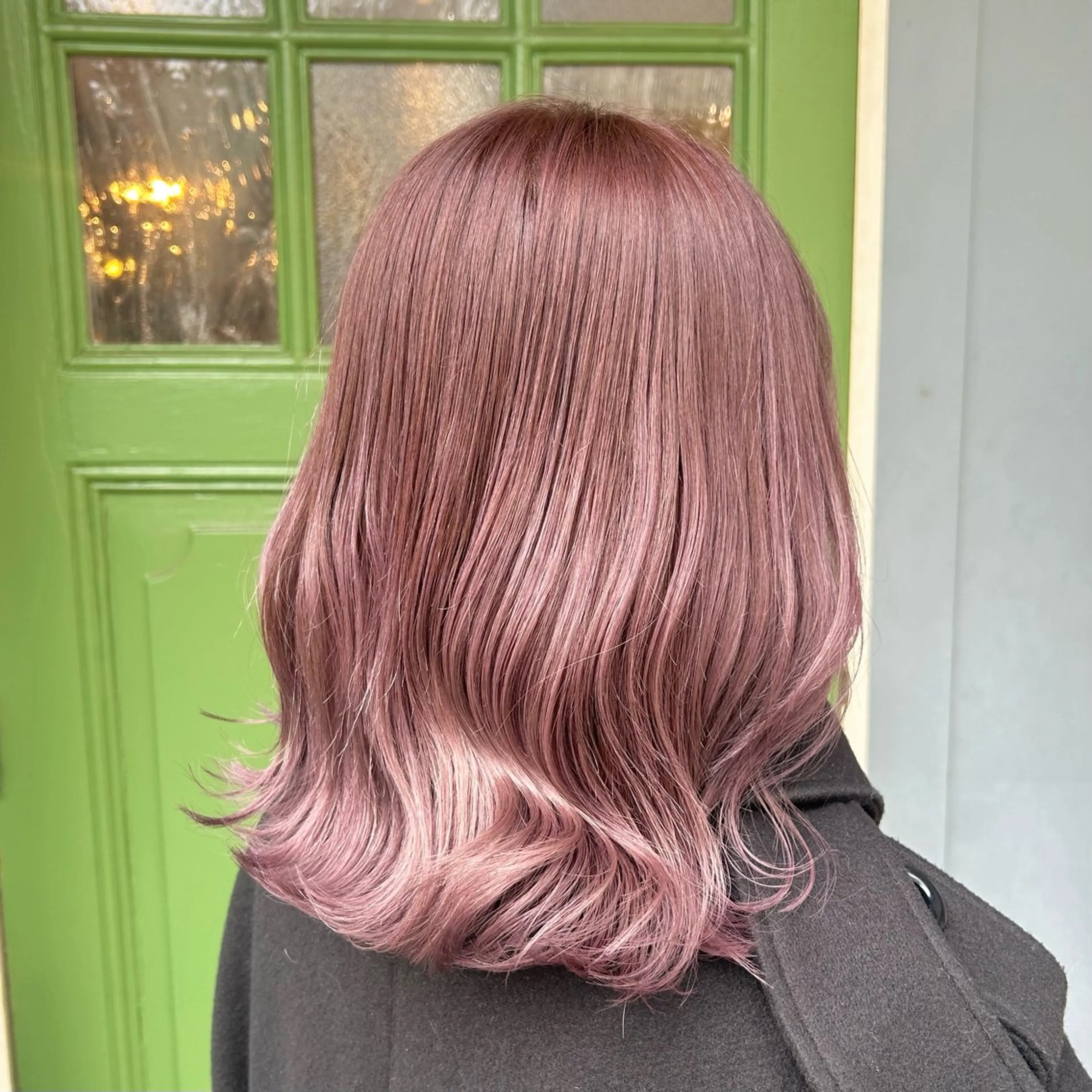 ミディアム カラー ブリーチ ブラウンカラー パープルカラー パープルブラウン カット ヘアカラー トリートメント ヘッドスパ BRITS 渡辺 菜々子のヘアスタイル