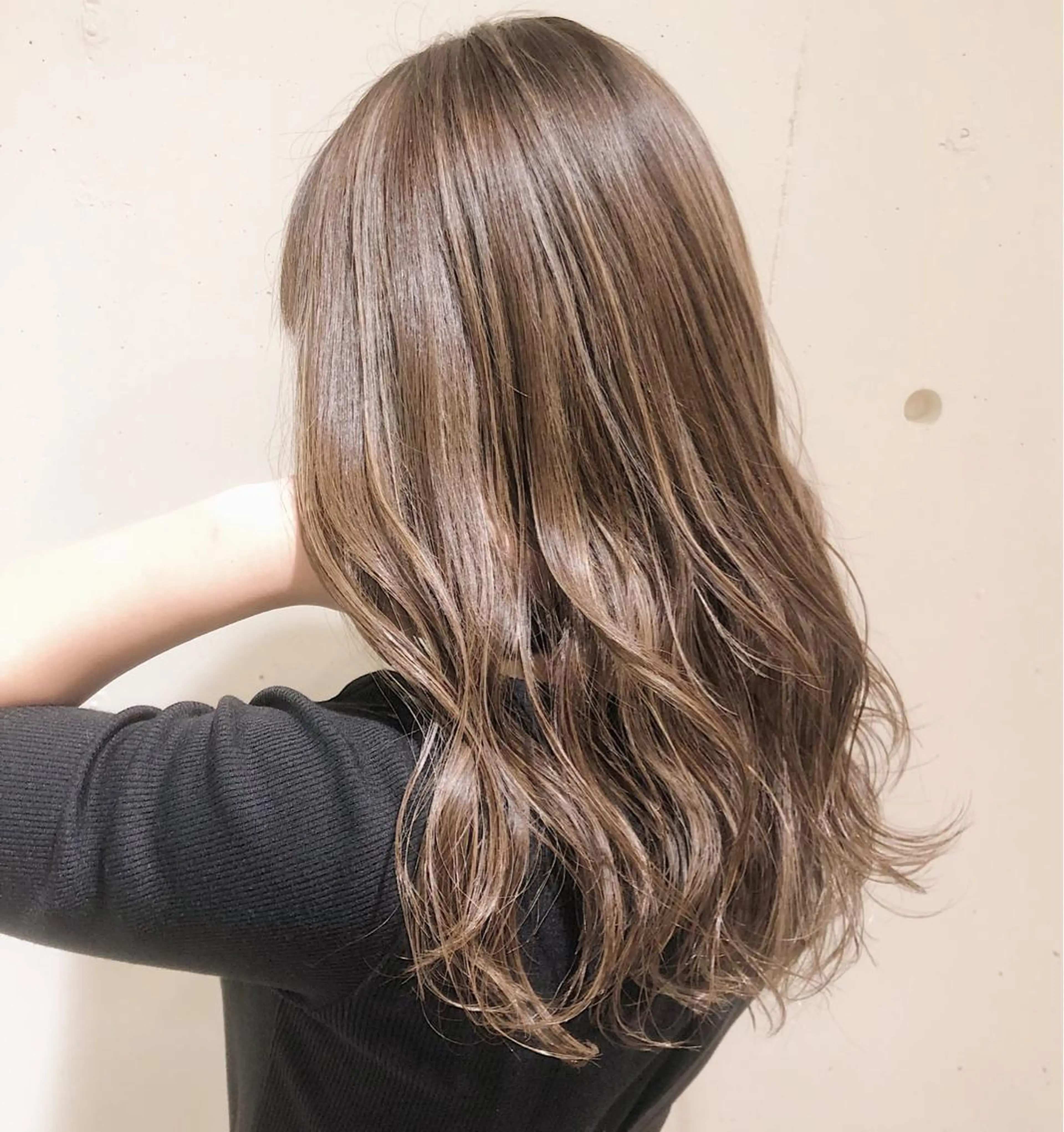 セミロング カラー パーマ ヘアアレンジ ブリーチ ケアカラー 透明感カラー ハイライトカラー ハイトーンカラー ヘアカラー トリートメント 【ツヤ髪美容師】 ツダケイスケのヘアスタイル