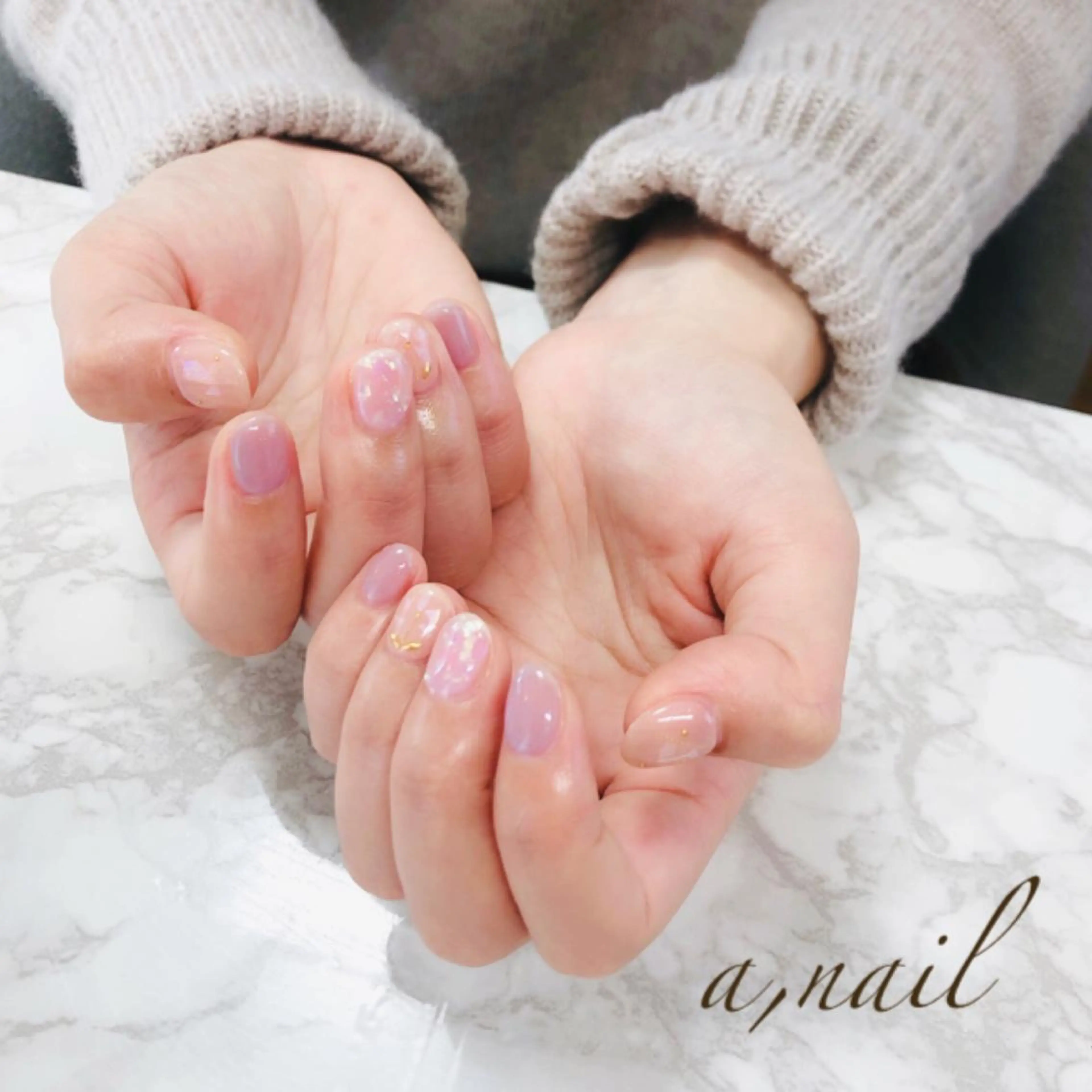 ネイル フットネイル ラメ(グリッター) ニュアンスネイル オフィスネイル ワンカラーネイル ハンドネイル ネイルサロン エーネイルのネイルデザイン