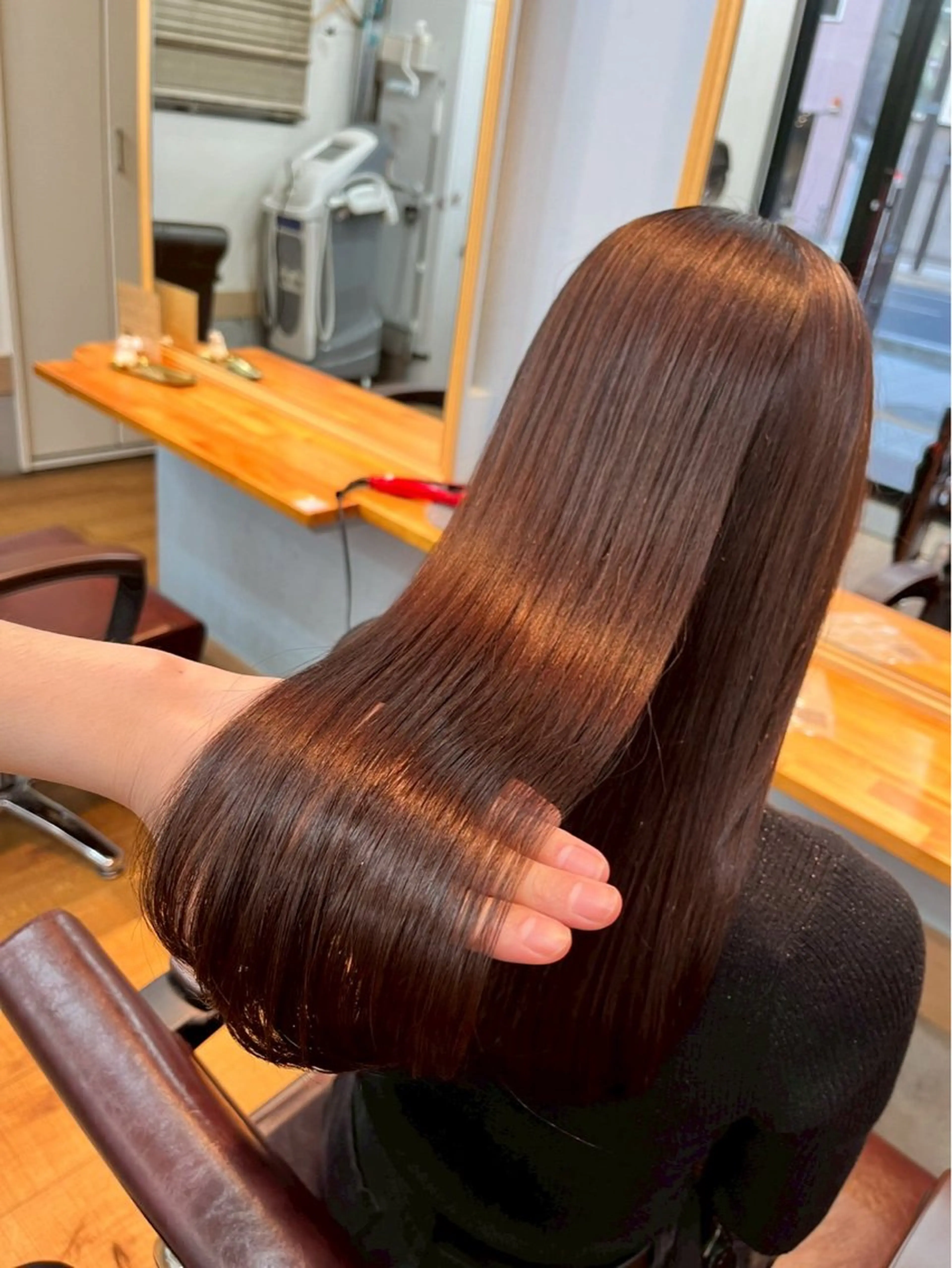 ロング カラー 関 愛菜のヘアスタイル