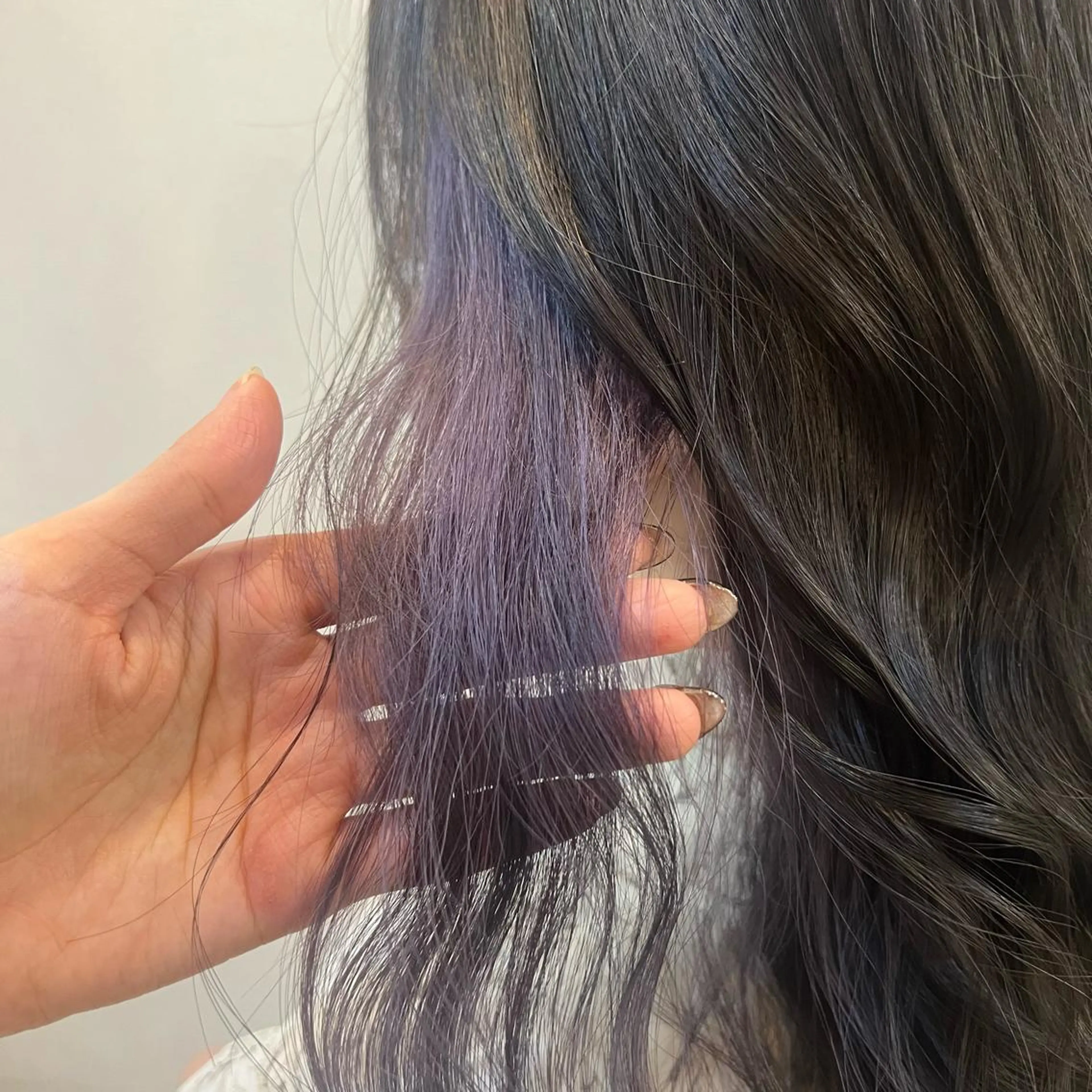 カラー イヤリングカラー 吉田 悠乃のヘアスタイル