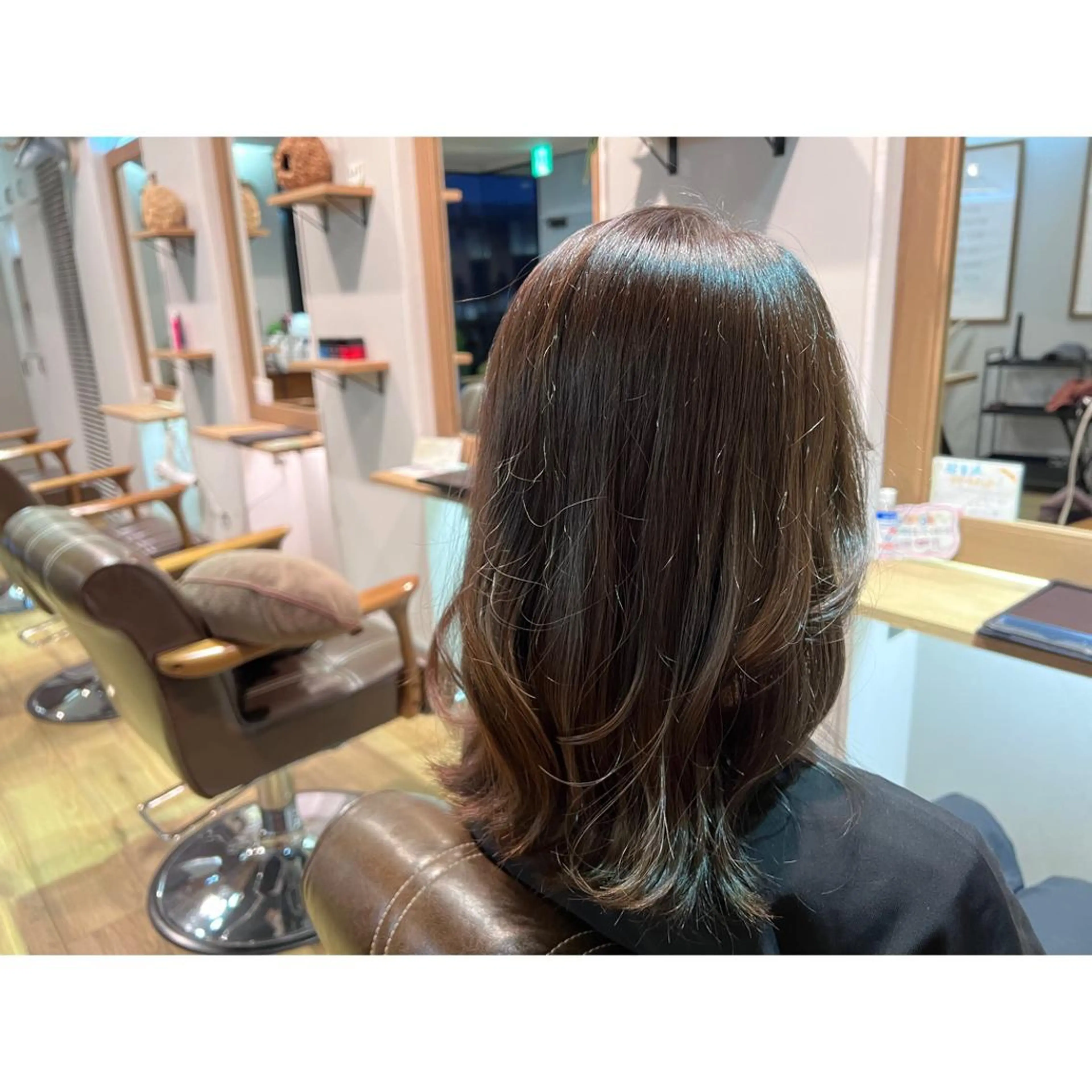 セミロング カラー グレージュ ヘアカラー トリートメント ツキダテ ユイのヘアスタイル