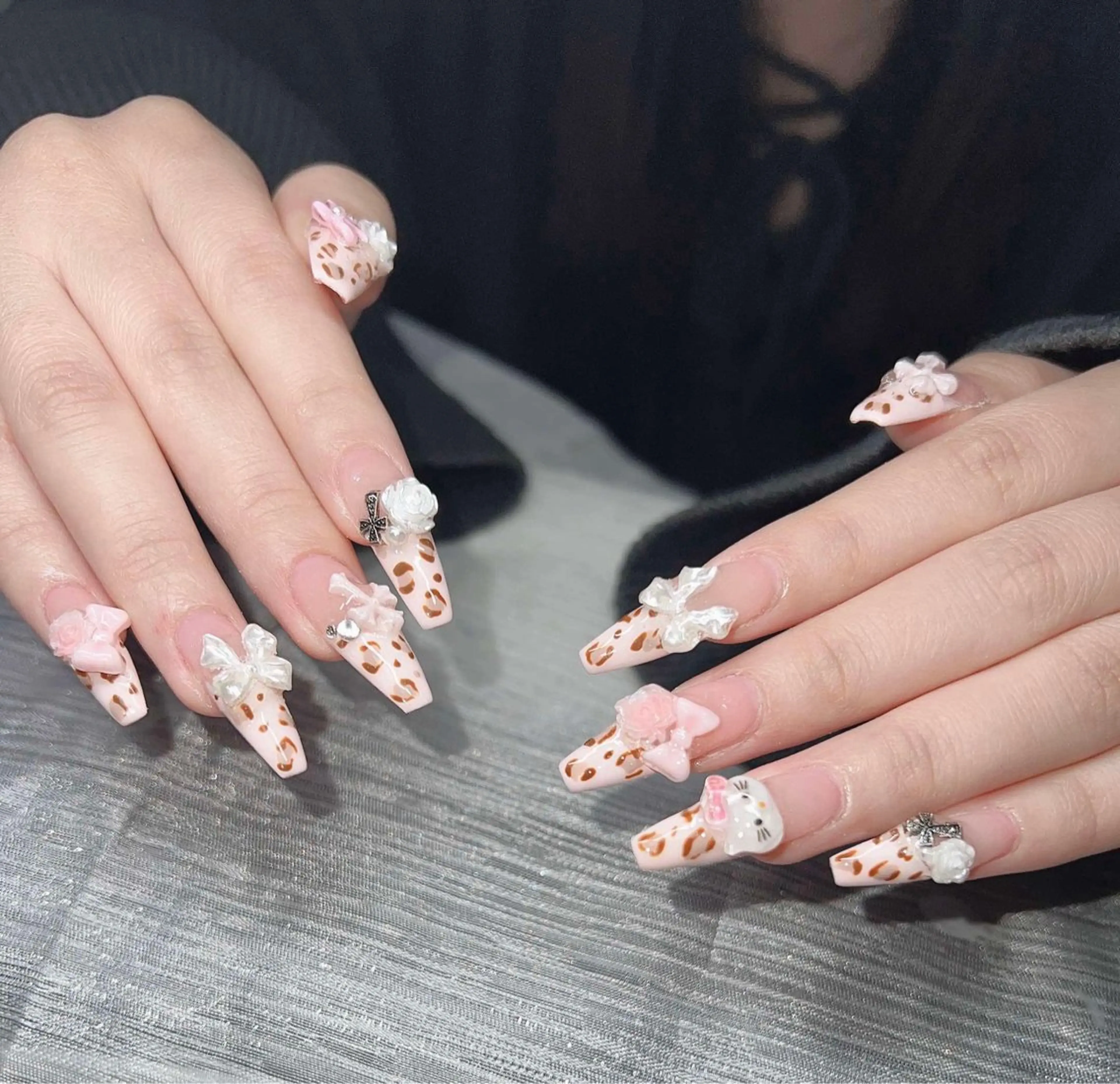 ネイル オーロラネイル チークネイル 長さ出し フットネイル フレンチネイル Lee Nails チップ長さだし専門店のネイルデザイン