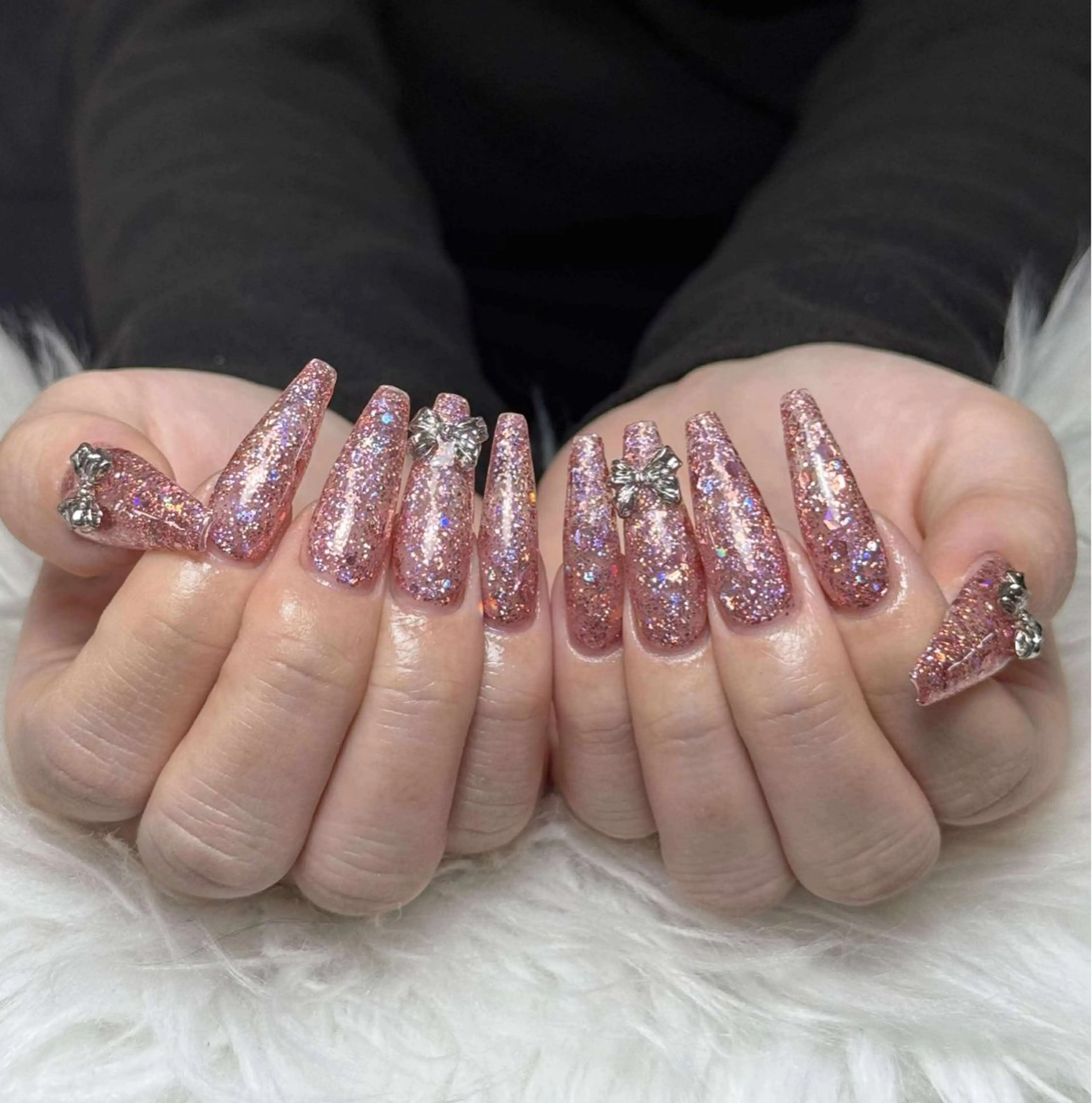 ネイル オーロラネイル ボルドー ブラウン 氷ネイル・うるうるネイル キラキラネイル ハンドネイル Julli NailStudioのネイルデザイン