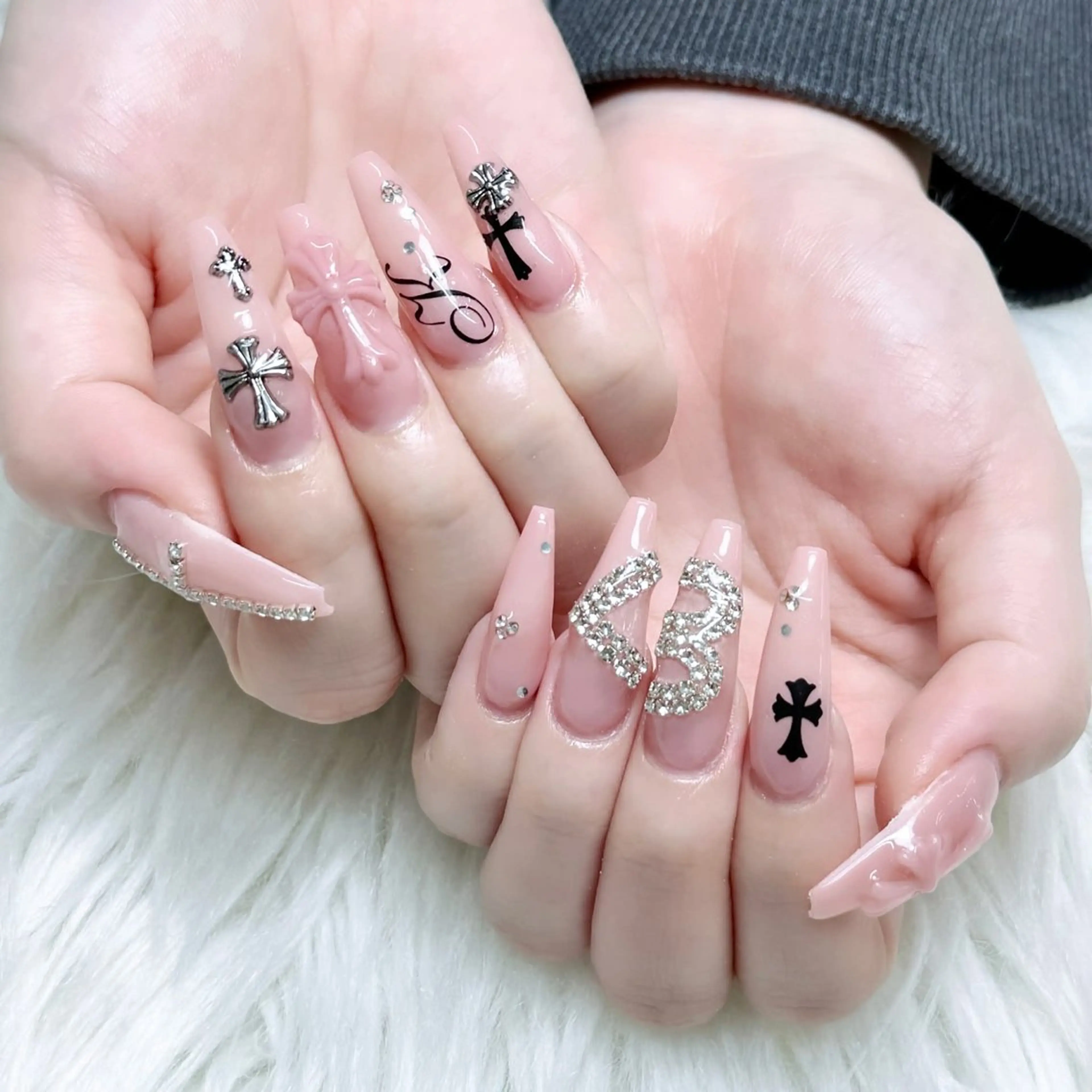 ネイル ピンク 春ネイル ハンドネイル ハンドケア いちご ちゃんのネイルデザイン