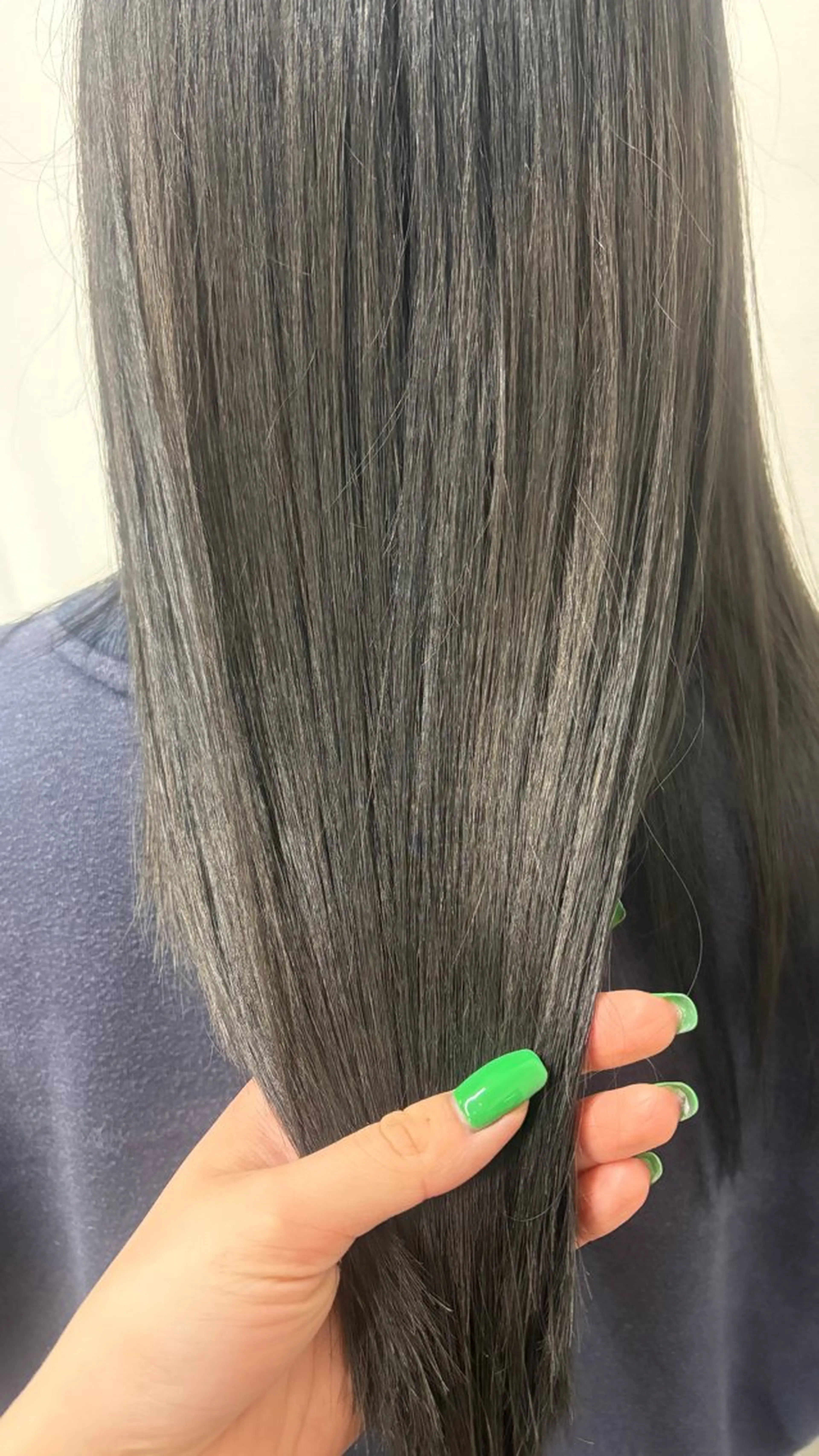 ロング -YUCCA- ワカナのヘアスタイル