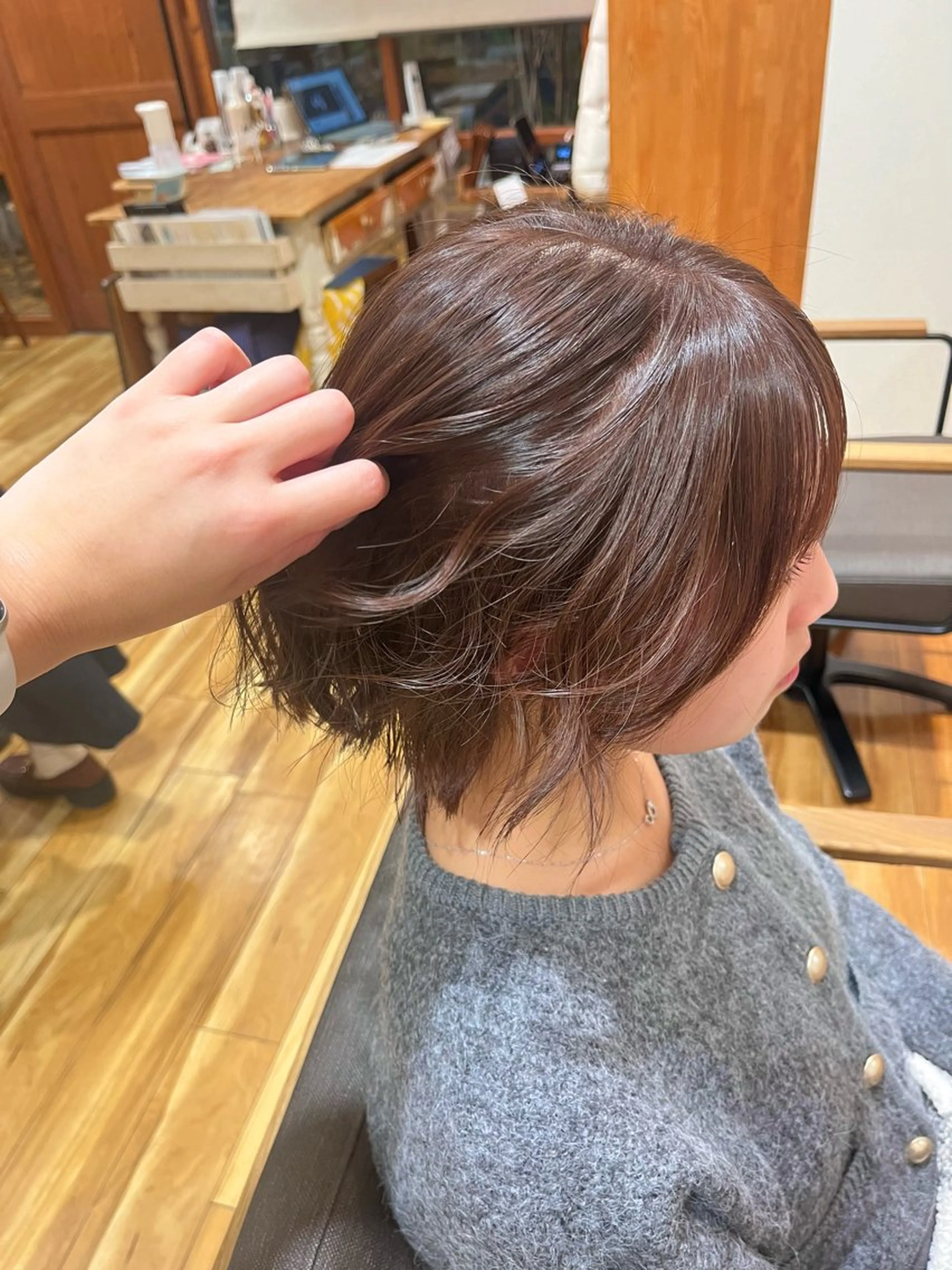 ミディアム ラベンダーブラウン 阿部 楓のヘアスタイル