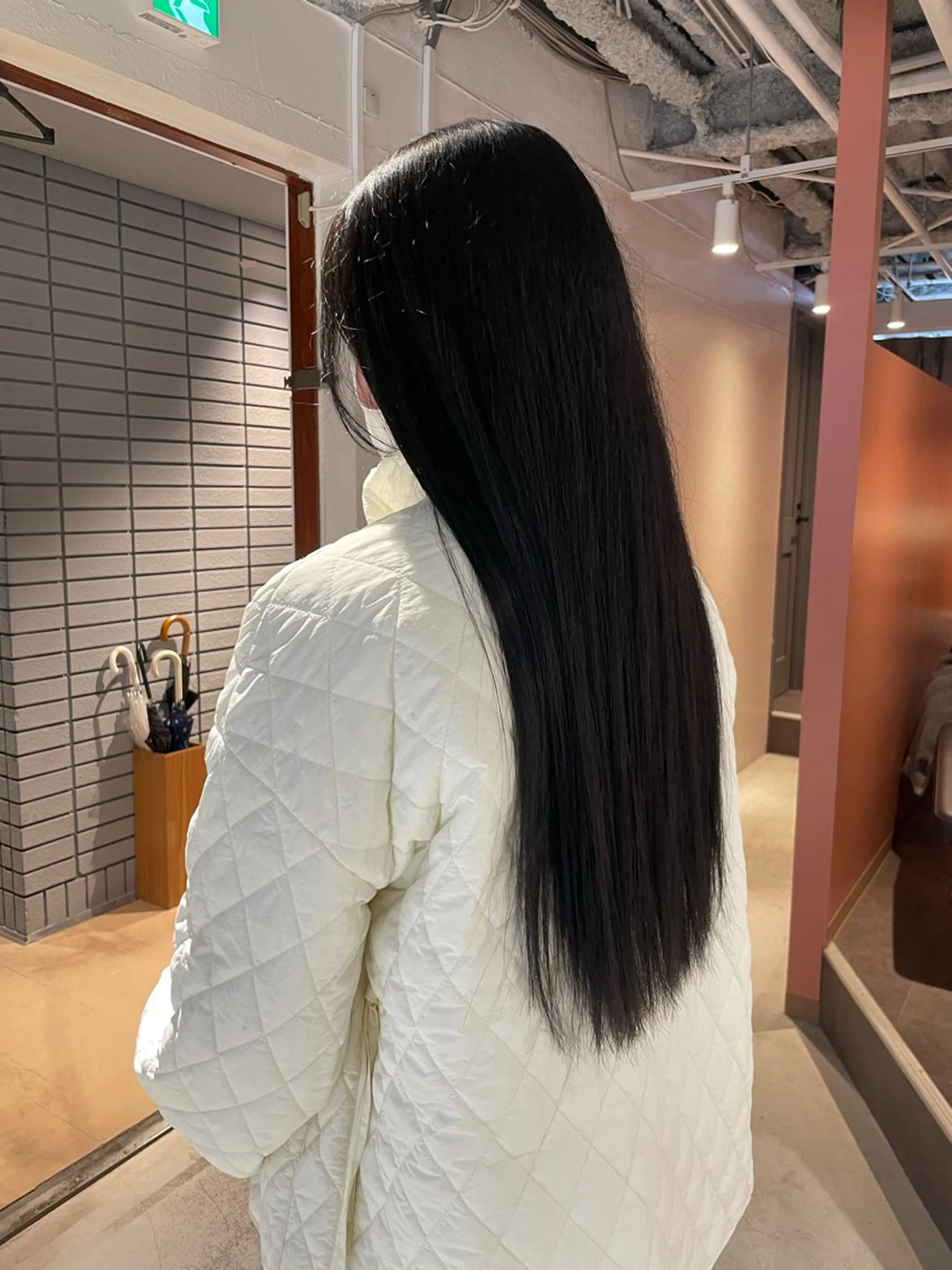 ミディアム カラー ブリーチ 透明感カラー レイヤー×初 パーマ|hinakoのヘアスタイル