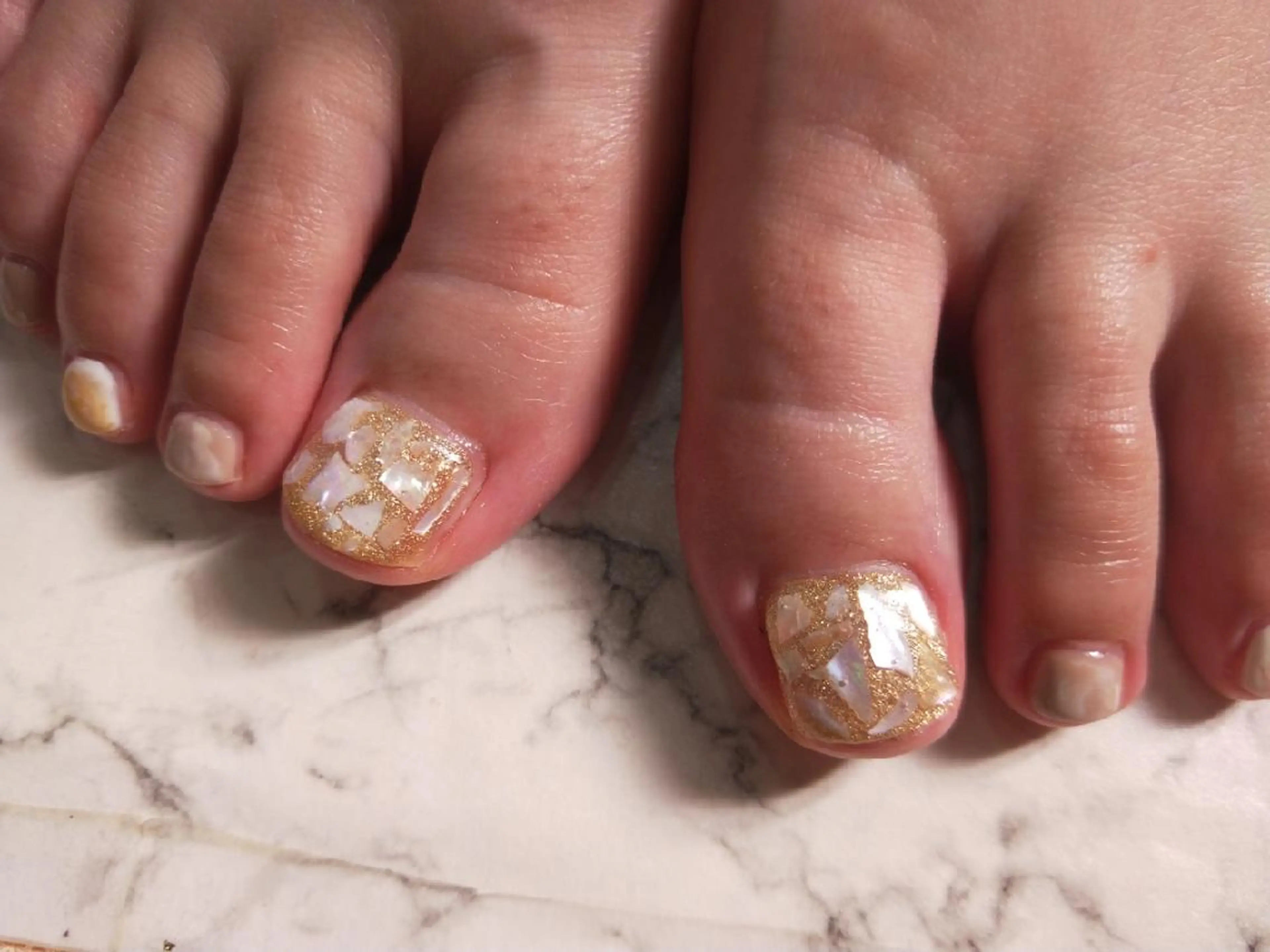 ネイル フットネイル R'well所属・はばすみれ🎀ﾈｲﾙ 光ﾌｪｲｼｬﾙ ﾍｱのネイルデザイン