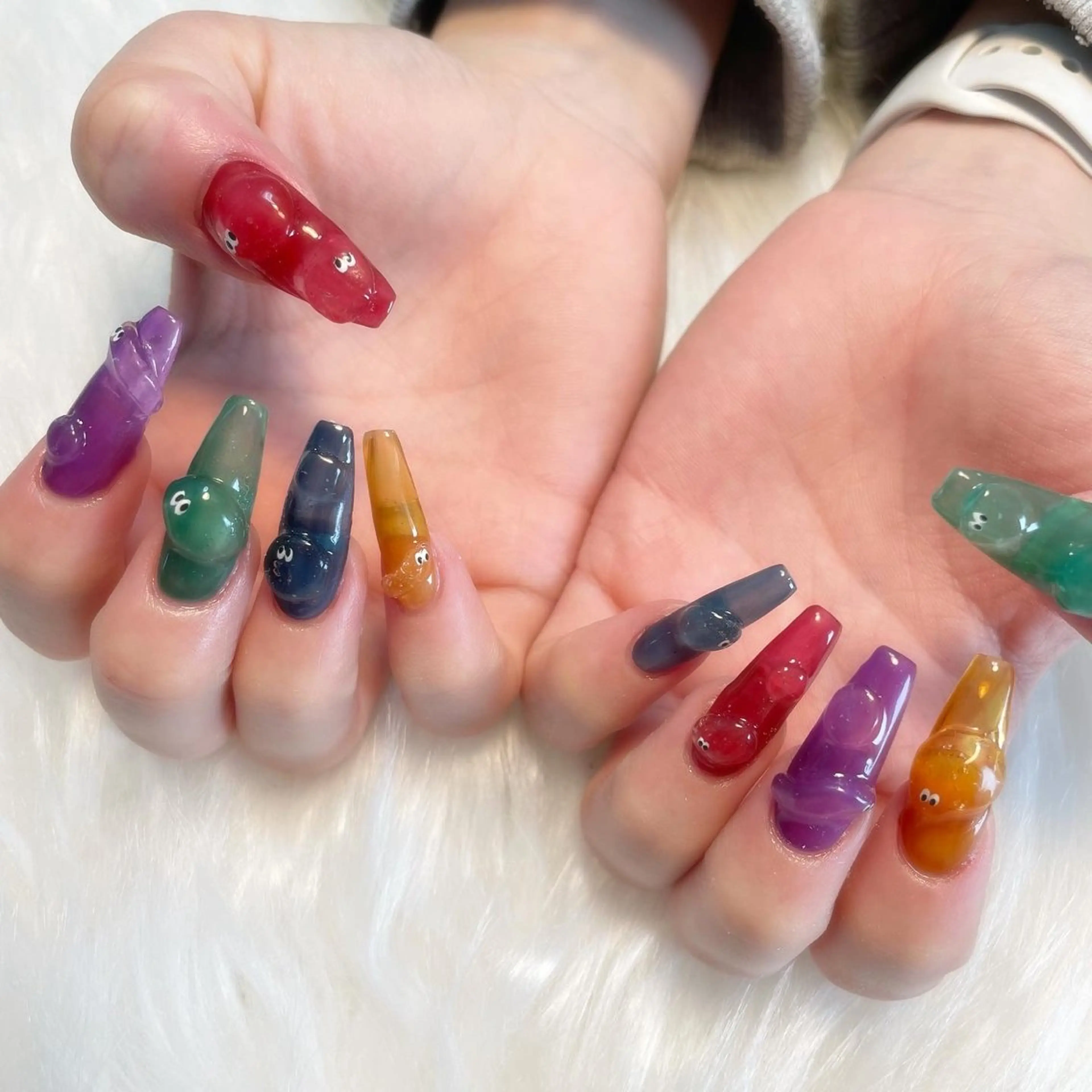 ネイル ハンドネイル ゴテゴテ💙ワンホン リオナのネイルデザイン