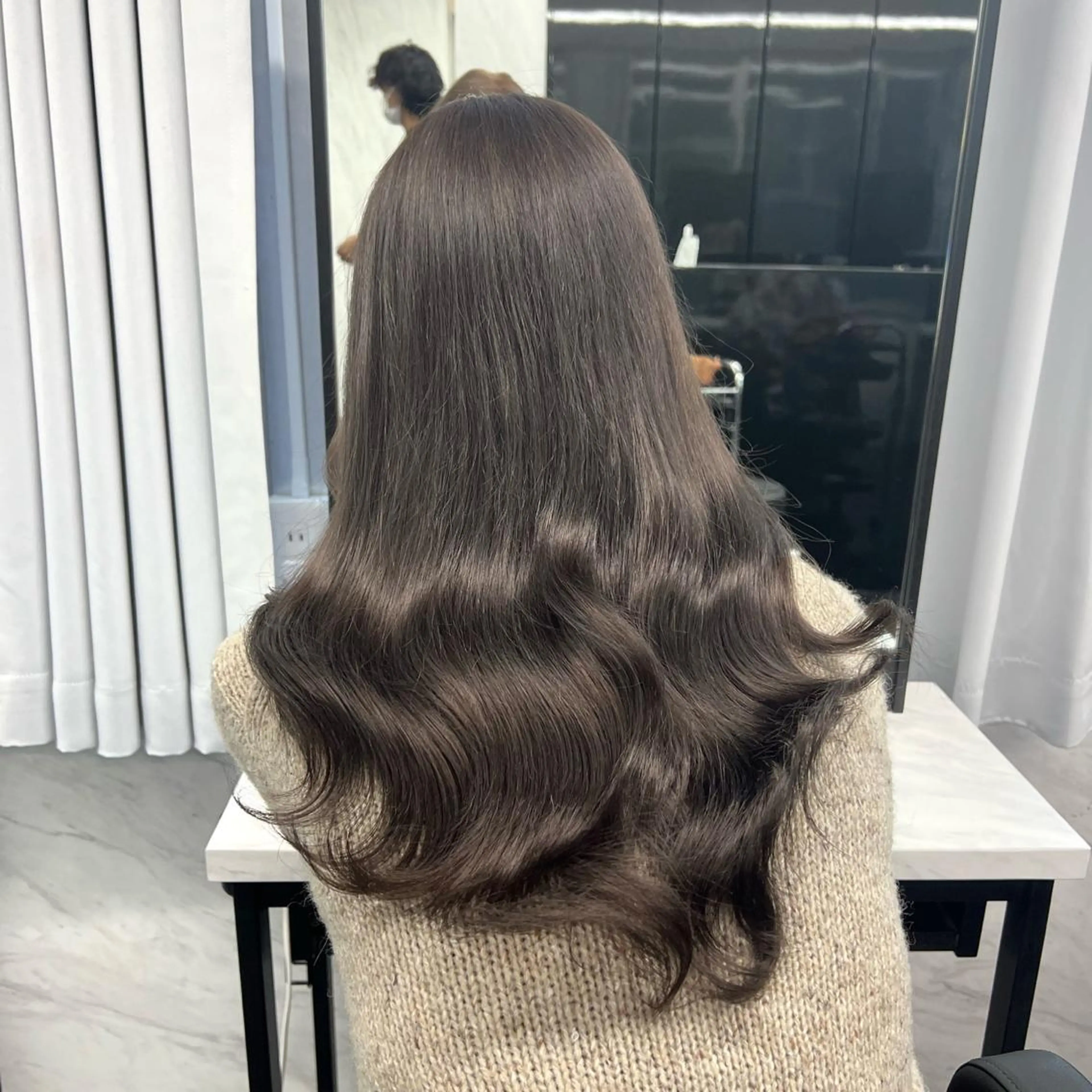 ロング カラー シールエクステ ハイトーンカラー エクステ ヘアカラー シールエクステ特化 ハイトーン、NANAのヘアスタイル