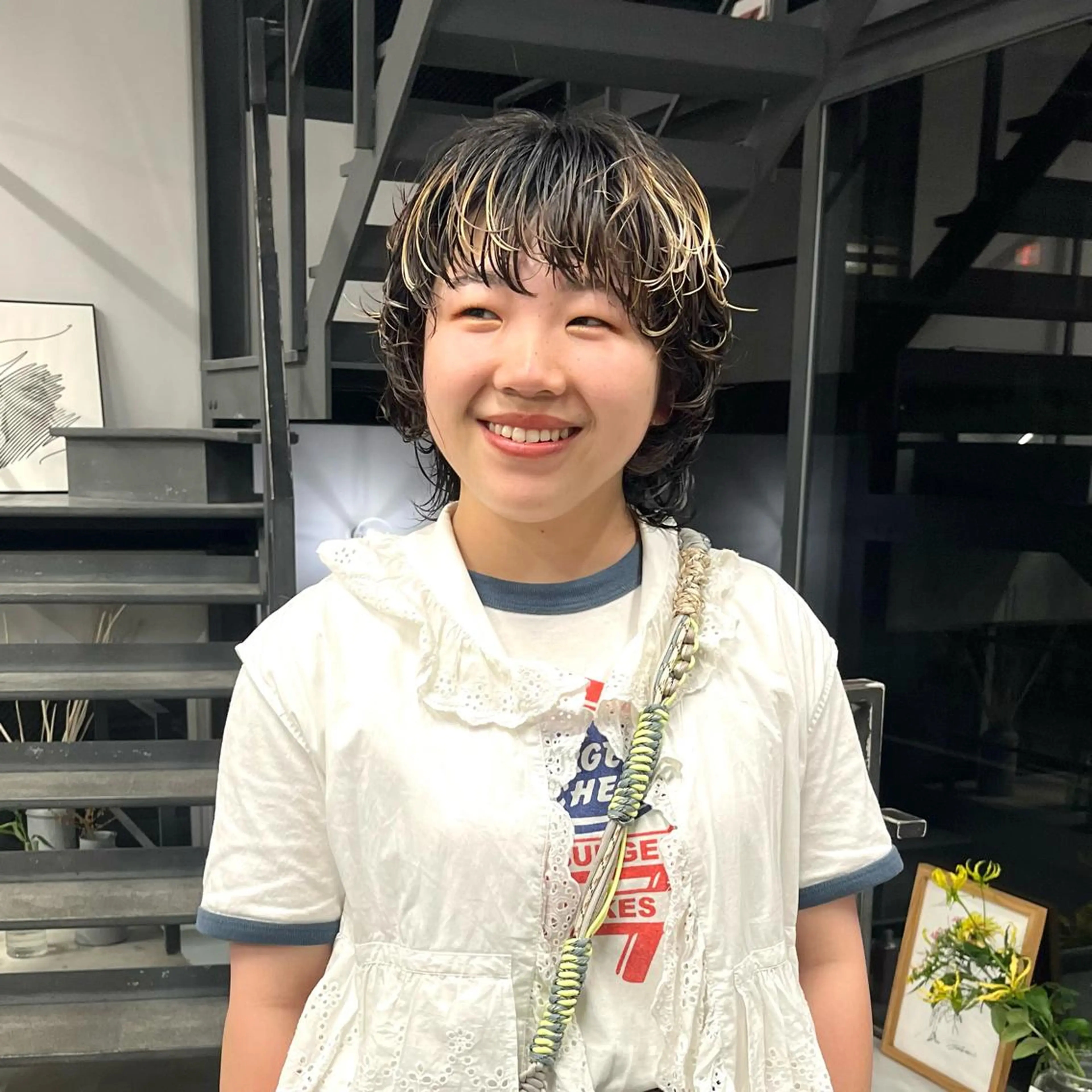 カラー パーマ ウルフカット 山口 モエのヘアスタイル