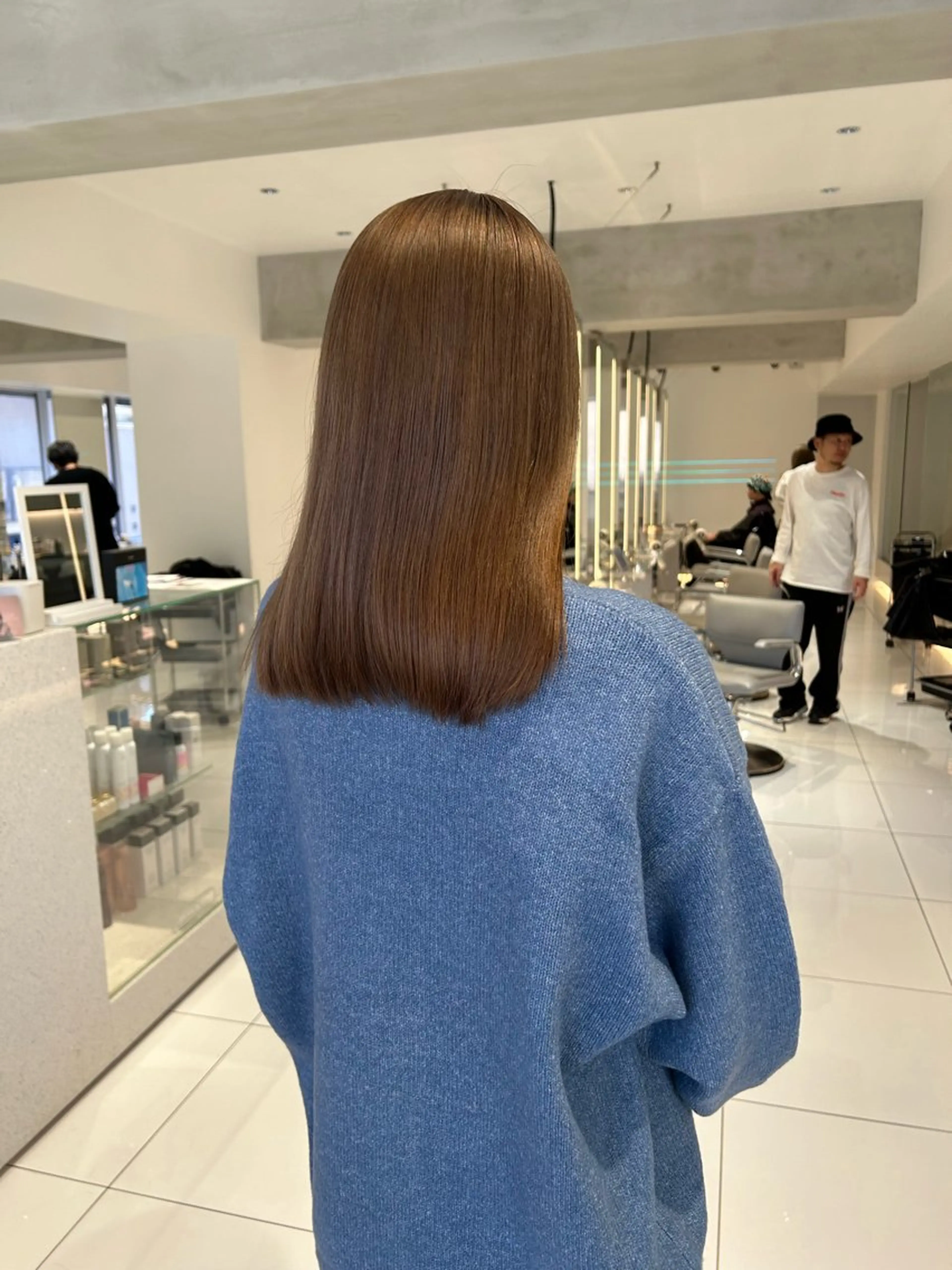 セミロング カラー ベージュカラー ブリーチ オリーブベージュ カット ヘアカラー 海外レイヤー /NAGISAのヘアスタイル