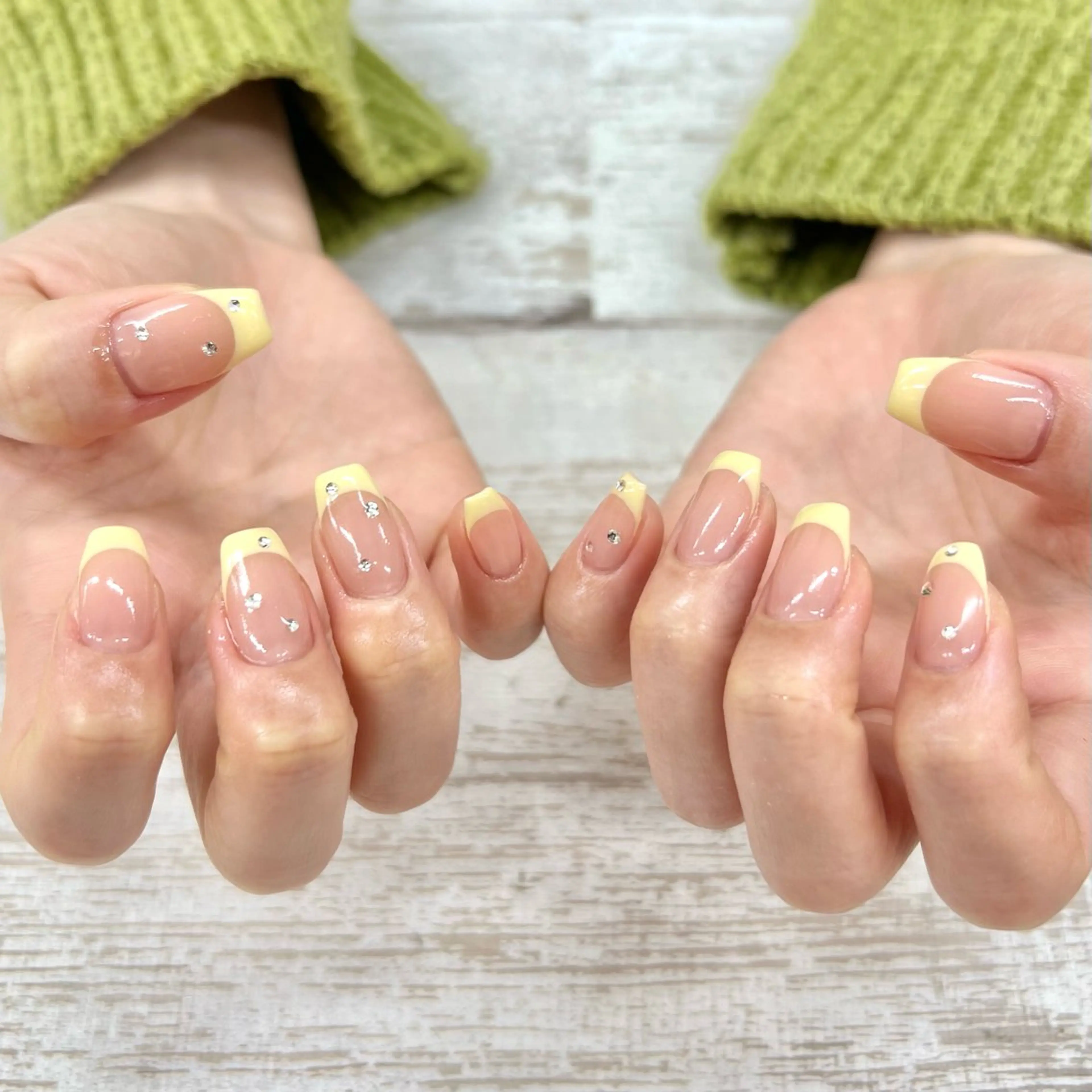 ネイル フレンチネイル 春ネイル ハンドネイル GRANDEUR焼津 Nana🦖のネイルデザイン