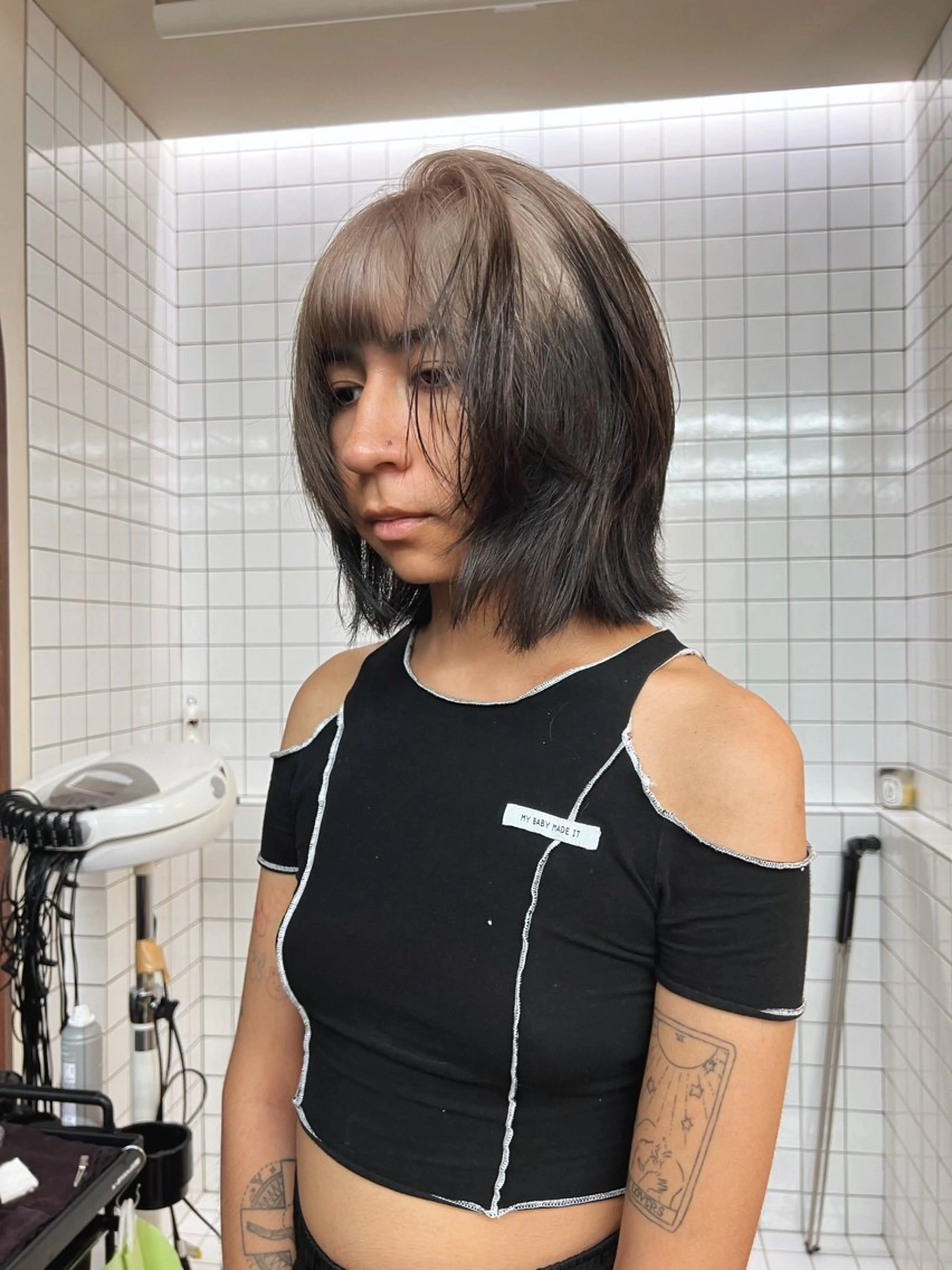 ミディアム カラー アッシュ アッシュブラウン ブリーチ ブラウンカラー ケアブリーチ カット ヘアカラー トリートメント レイヤー専門家 ダブルカラー修のヘアスタイル