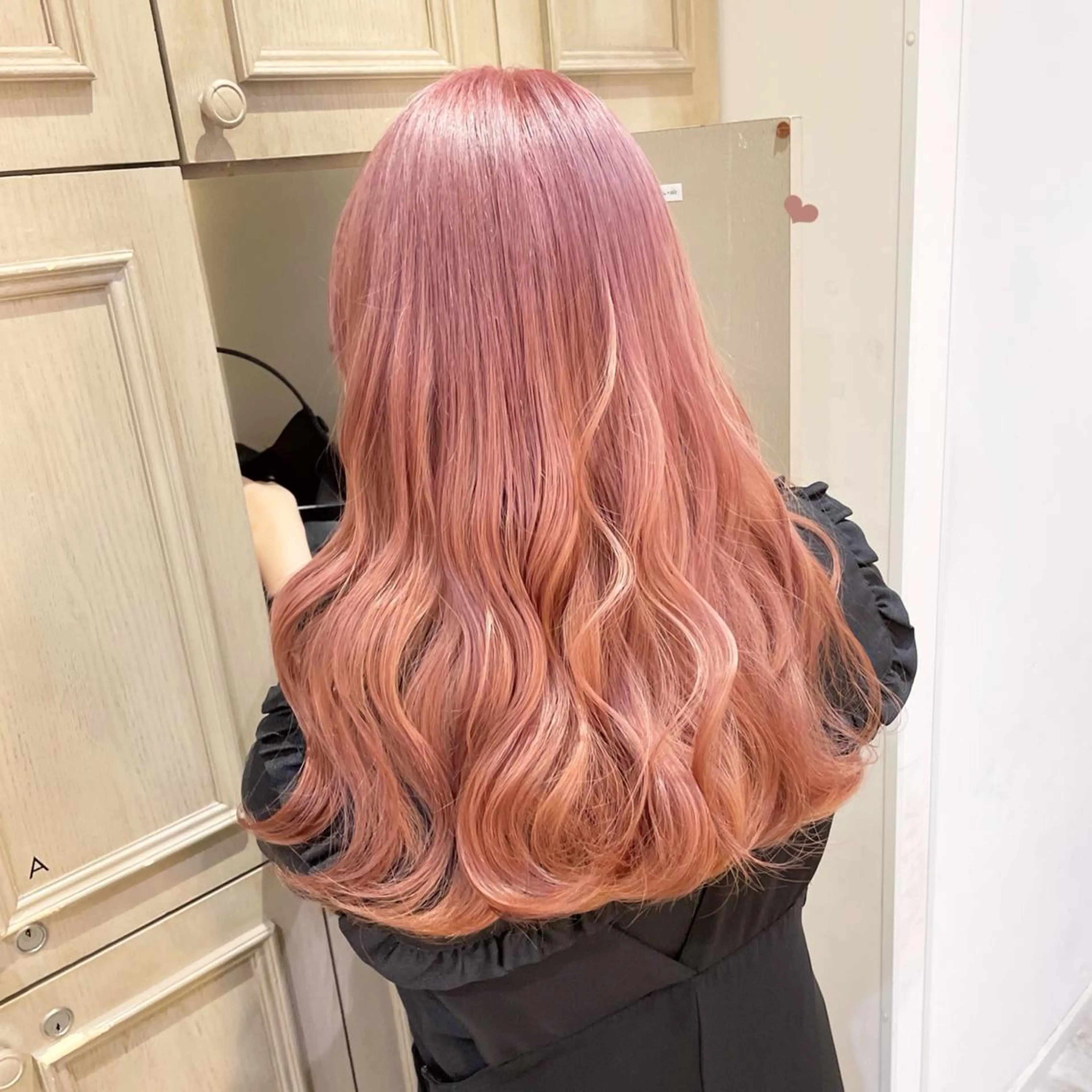 ロング カラー ベージュカラー ブリーチ ピンクカラー ピンクベージュ ヘアカラー エクステ/ハイトーン 🐏☁️miminaのヘアスタイル