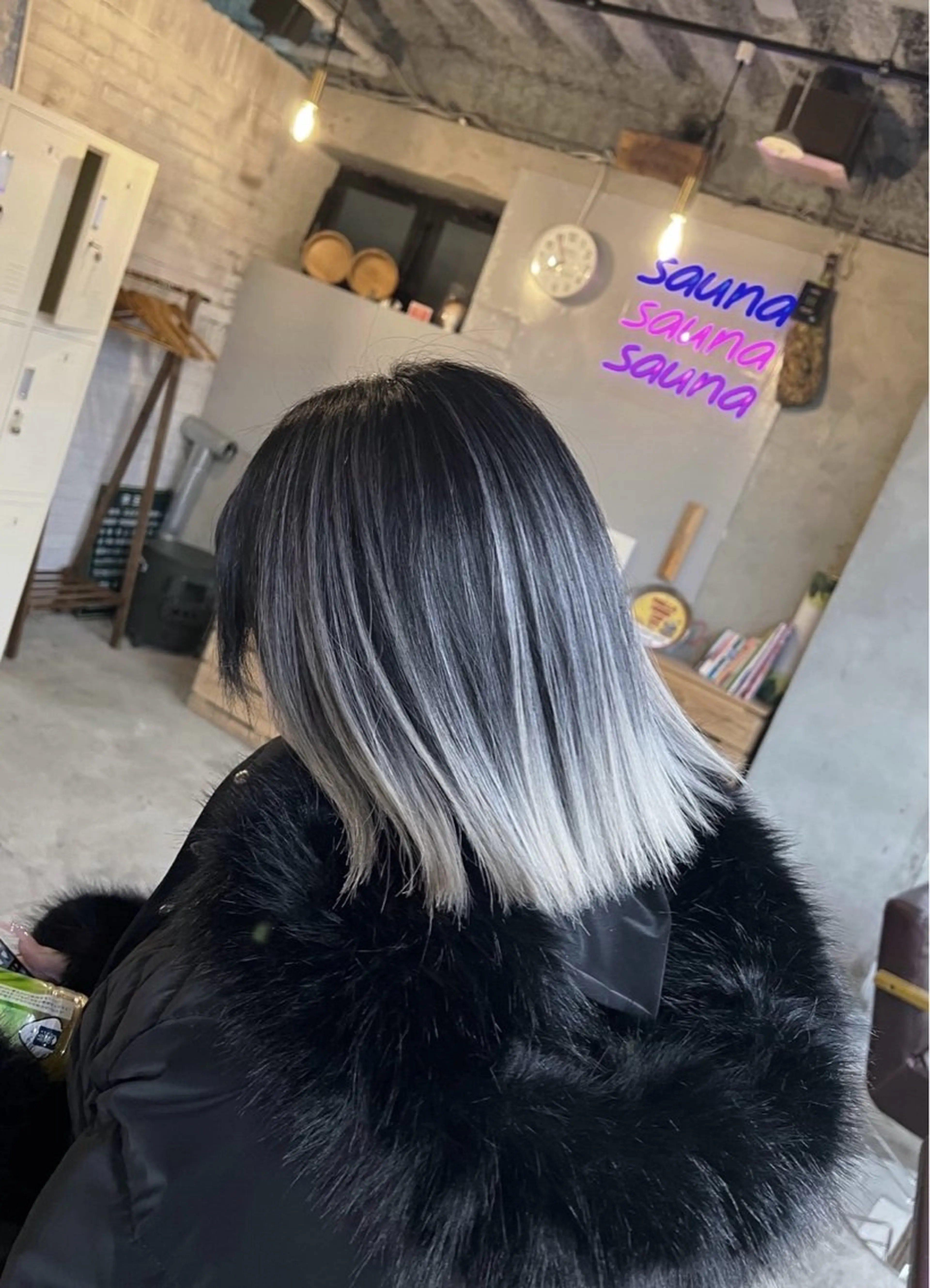 ショート カラー バレイヤージュ シルバー ホワイトシルバー レイヤーカット カット ヘアカラー トリートメント 指名数No.1 /NAOYAのヘアスタイル