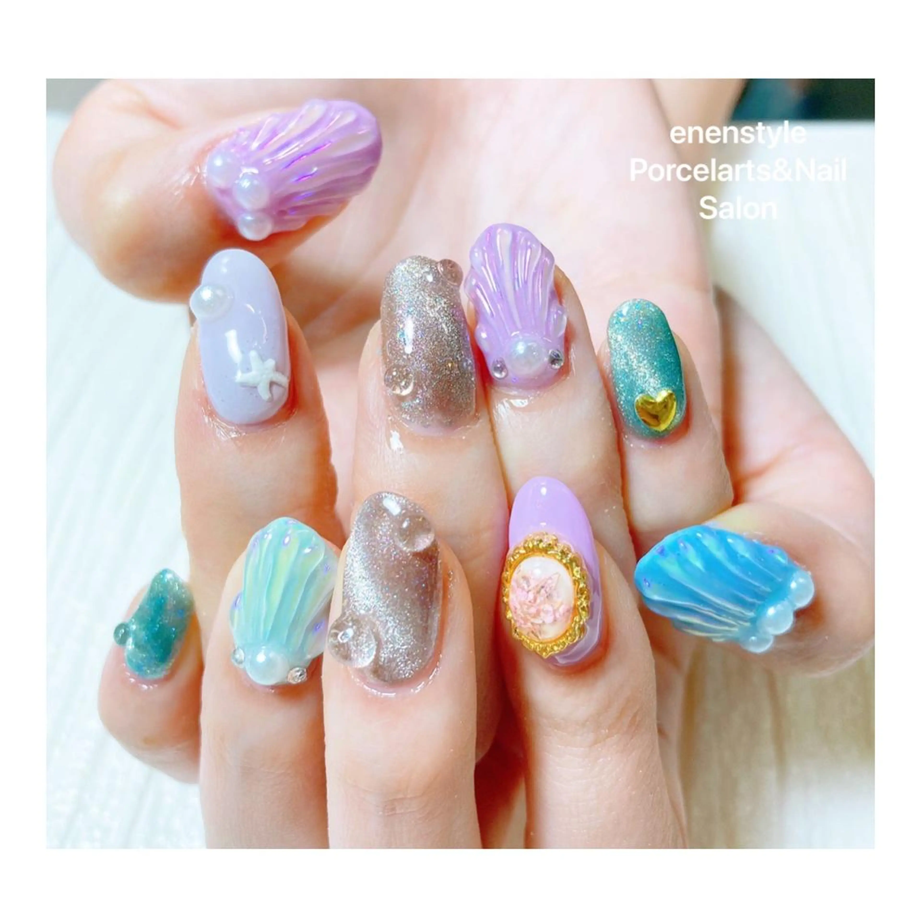 ミディアム ネイル ハンドネイル 👑enen style👑のネイルデザイン