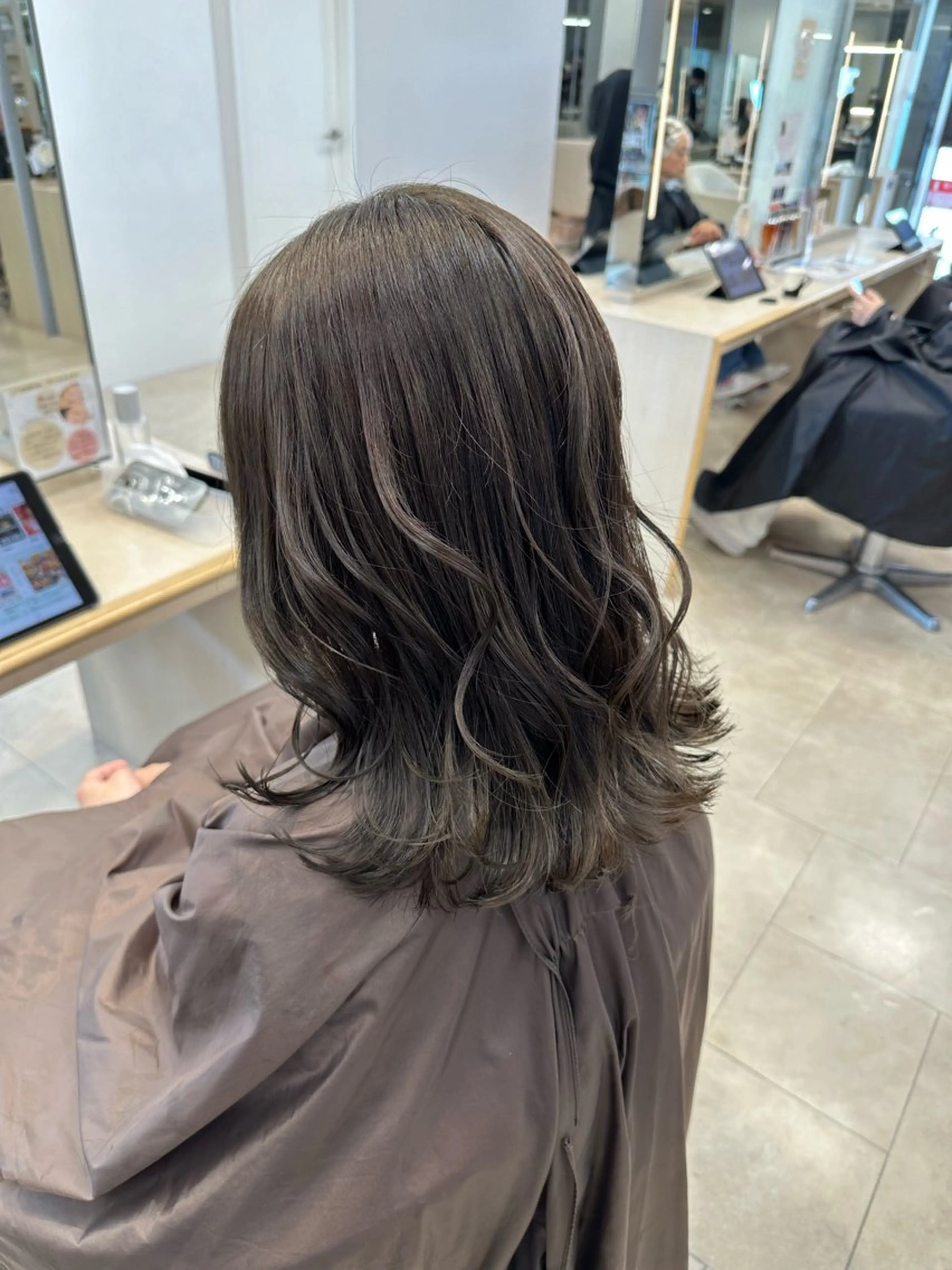 セミロング カラー お悩み改善 黄金比みくのヘアスタイル