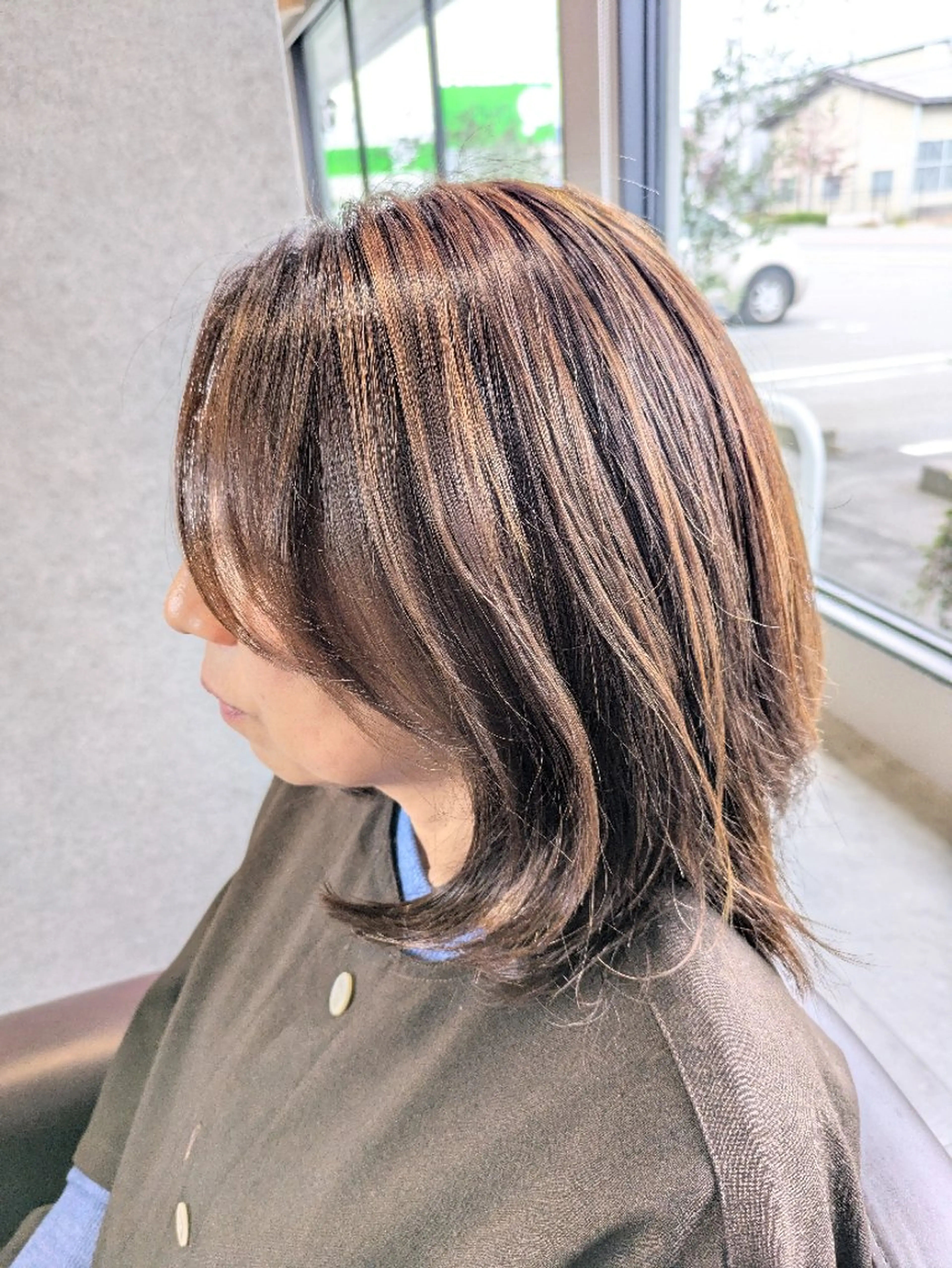 ミディアム ハイライト カット ヘアカラー トリートメント 山田 愛/川中島/縮毛矯正のヘアスタイル