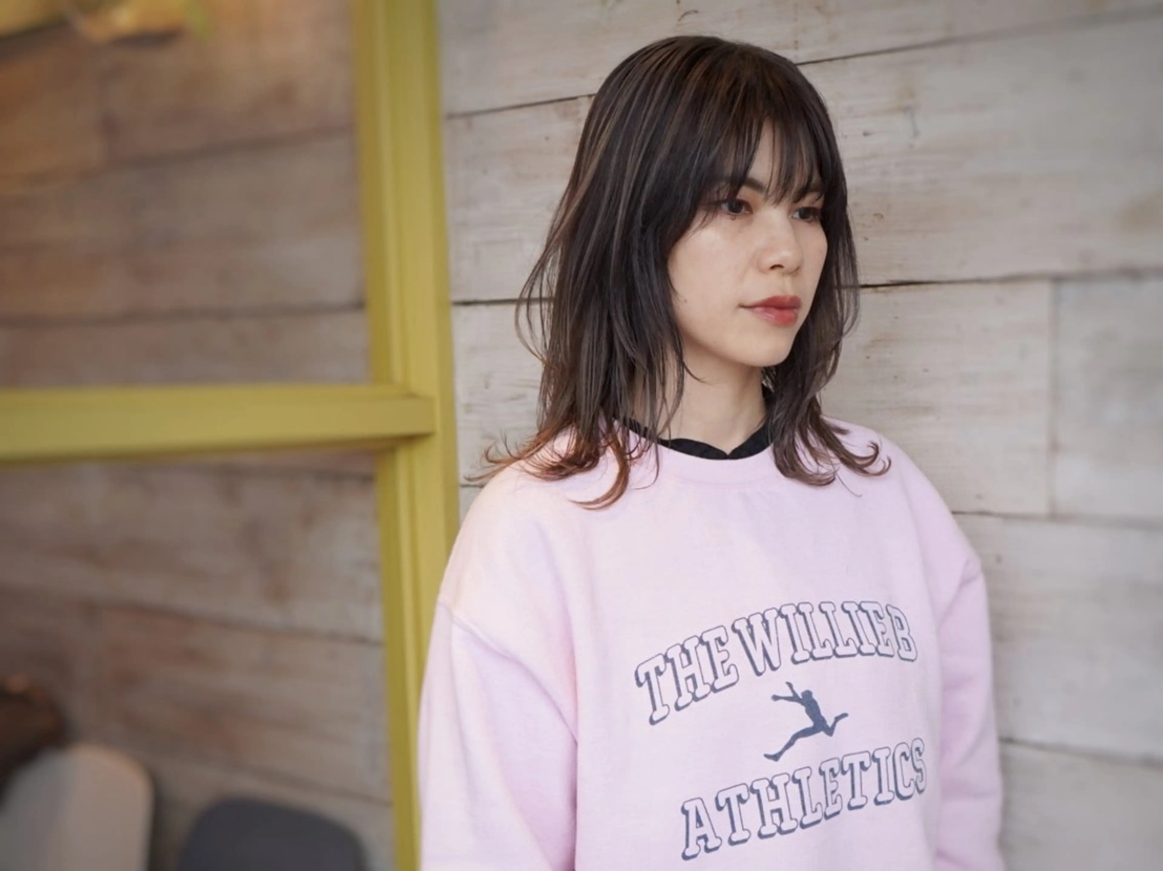 ミディアム 西川 頌のヘアスタイル