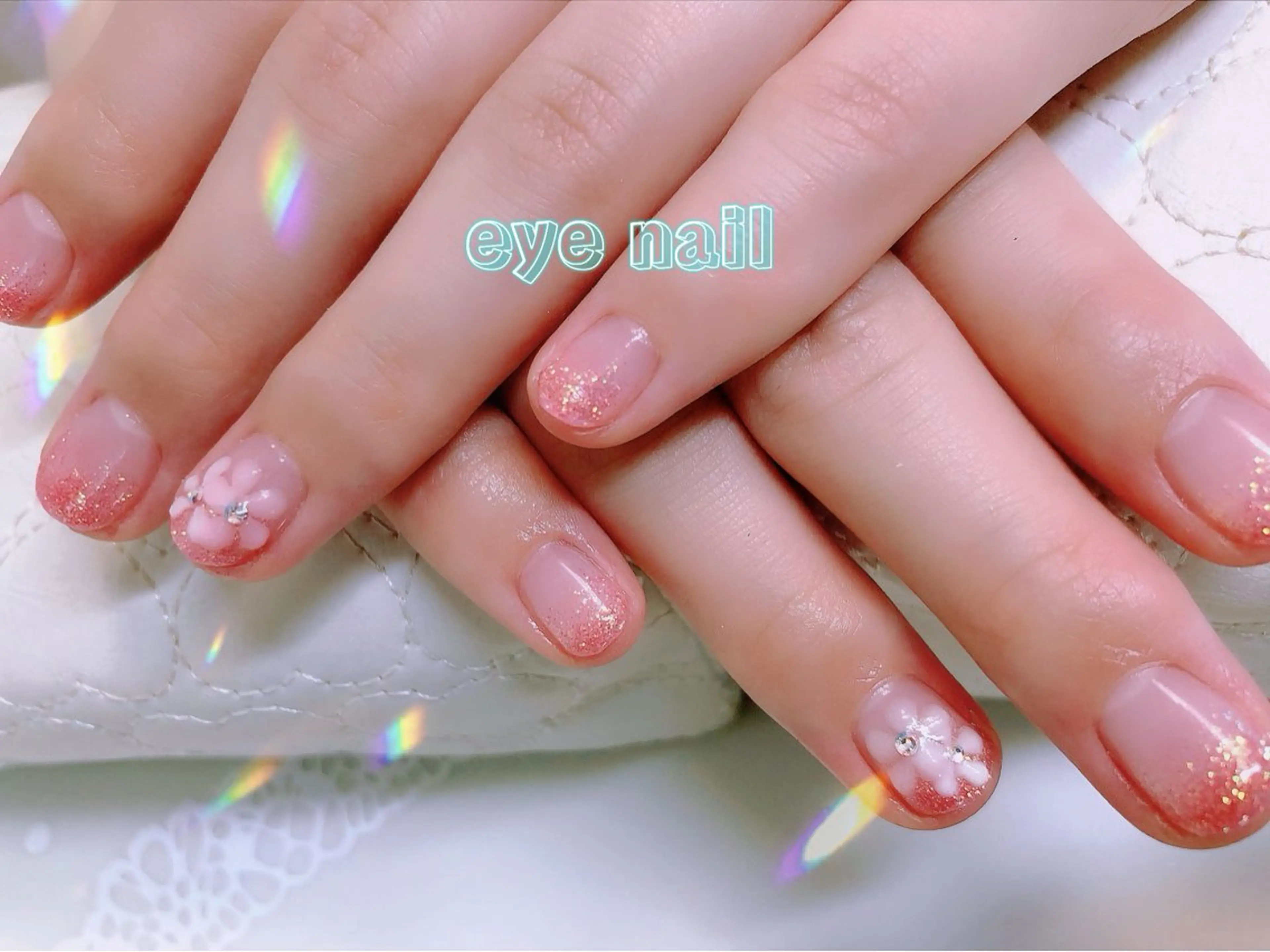 ネイル アートネイル オーロラネイル ラメ(グリッター) ラメグラデーション ピンク ハンドネイル Eye nailのネイルデザイン