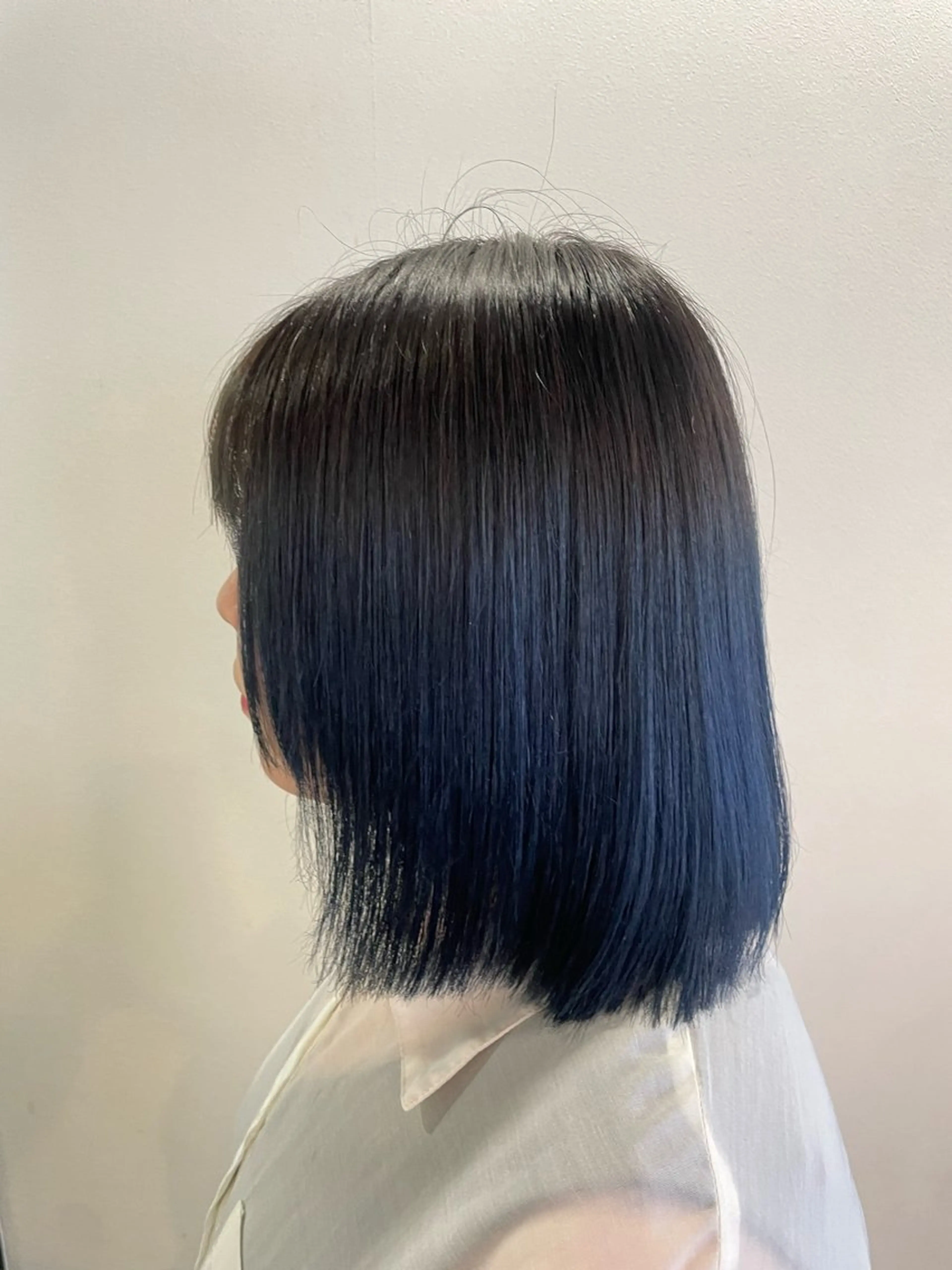 ミディアム カラー ハイトーン/レイヤー 似合わせ・ユキノのヘアスタイル