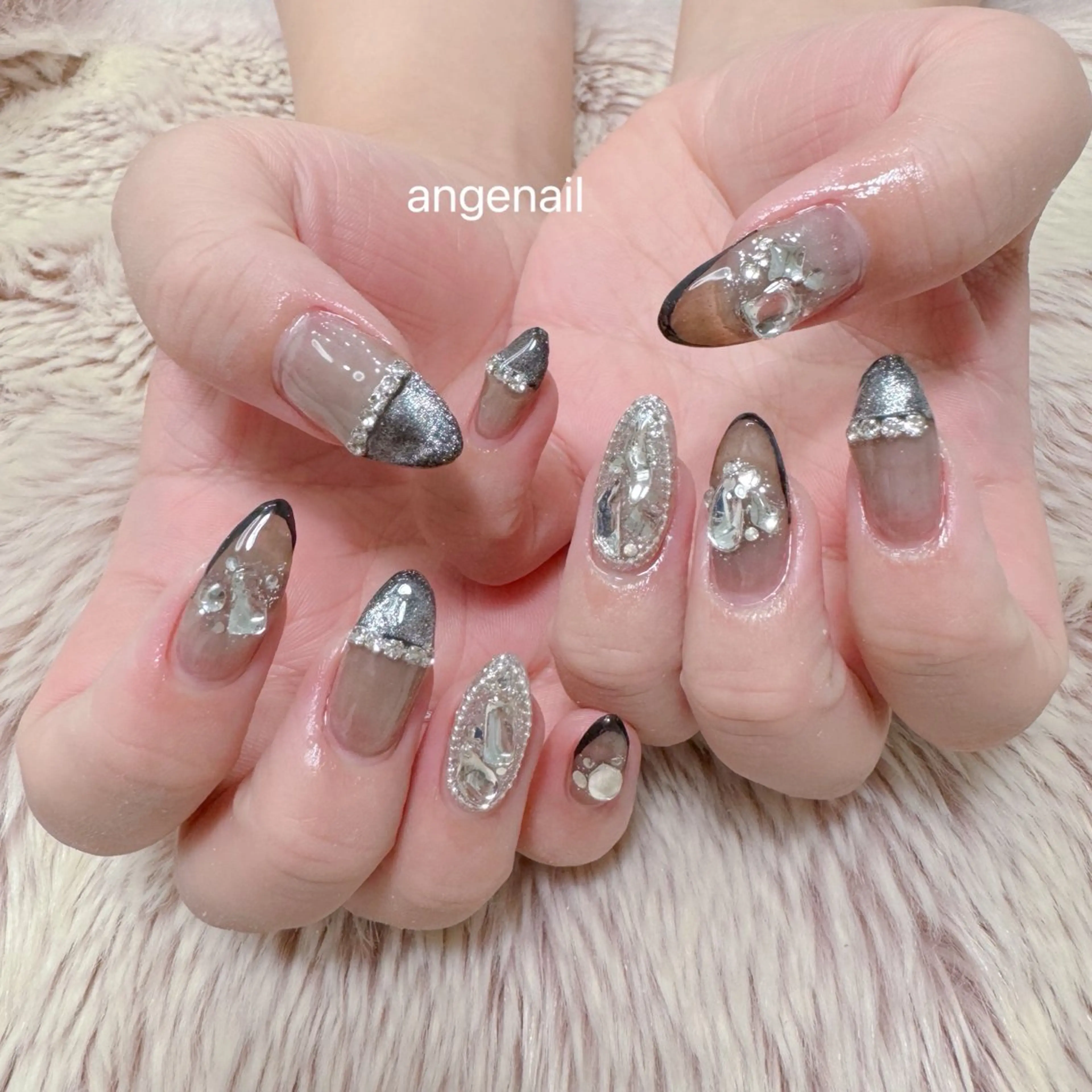 ネイル ハンドネイル オーナーネイリスト MAKIのネイルデザイン