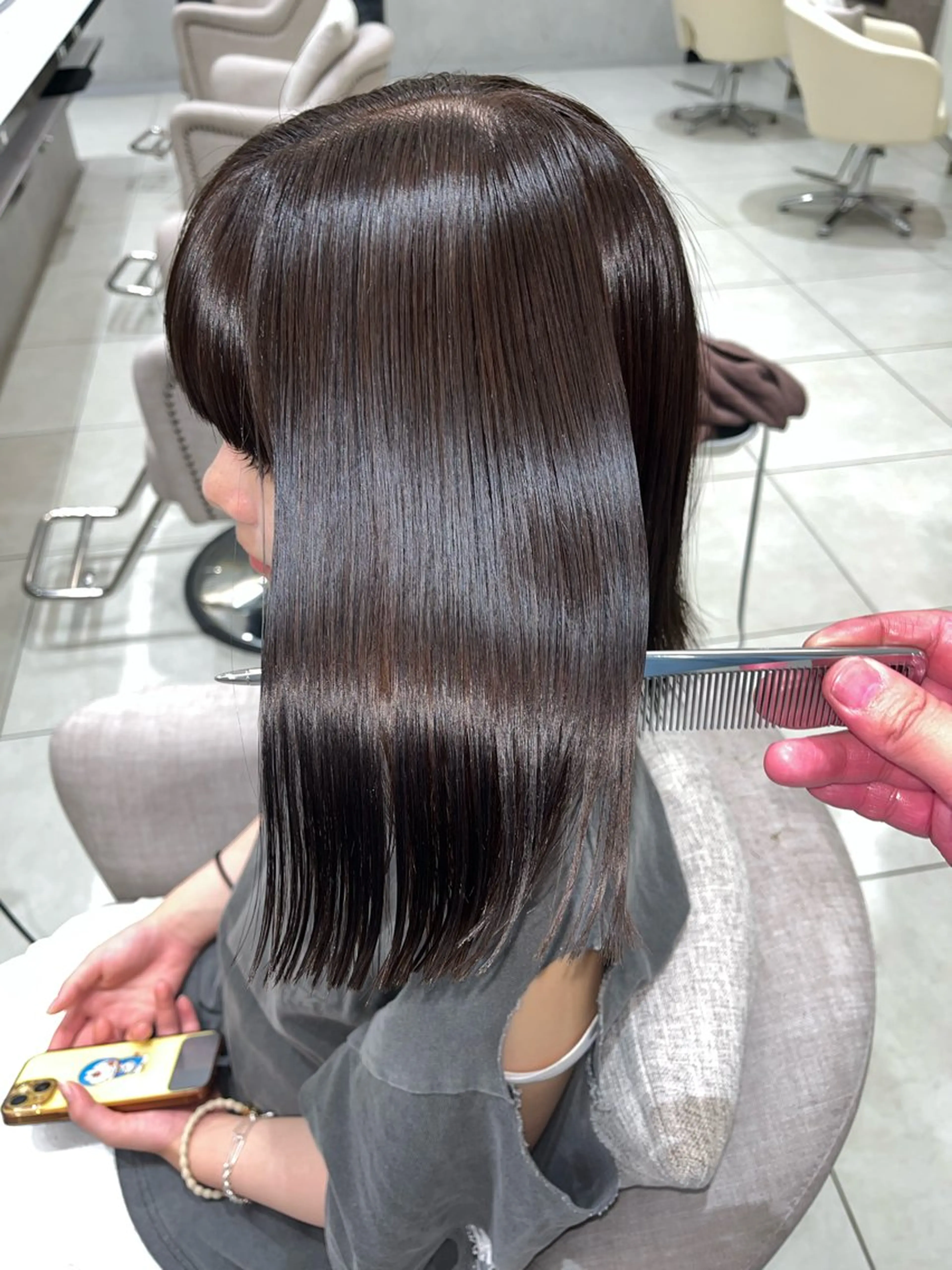 ミディアム 吹田 駿 髪質改善縮毛矯正のヘアスタイル