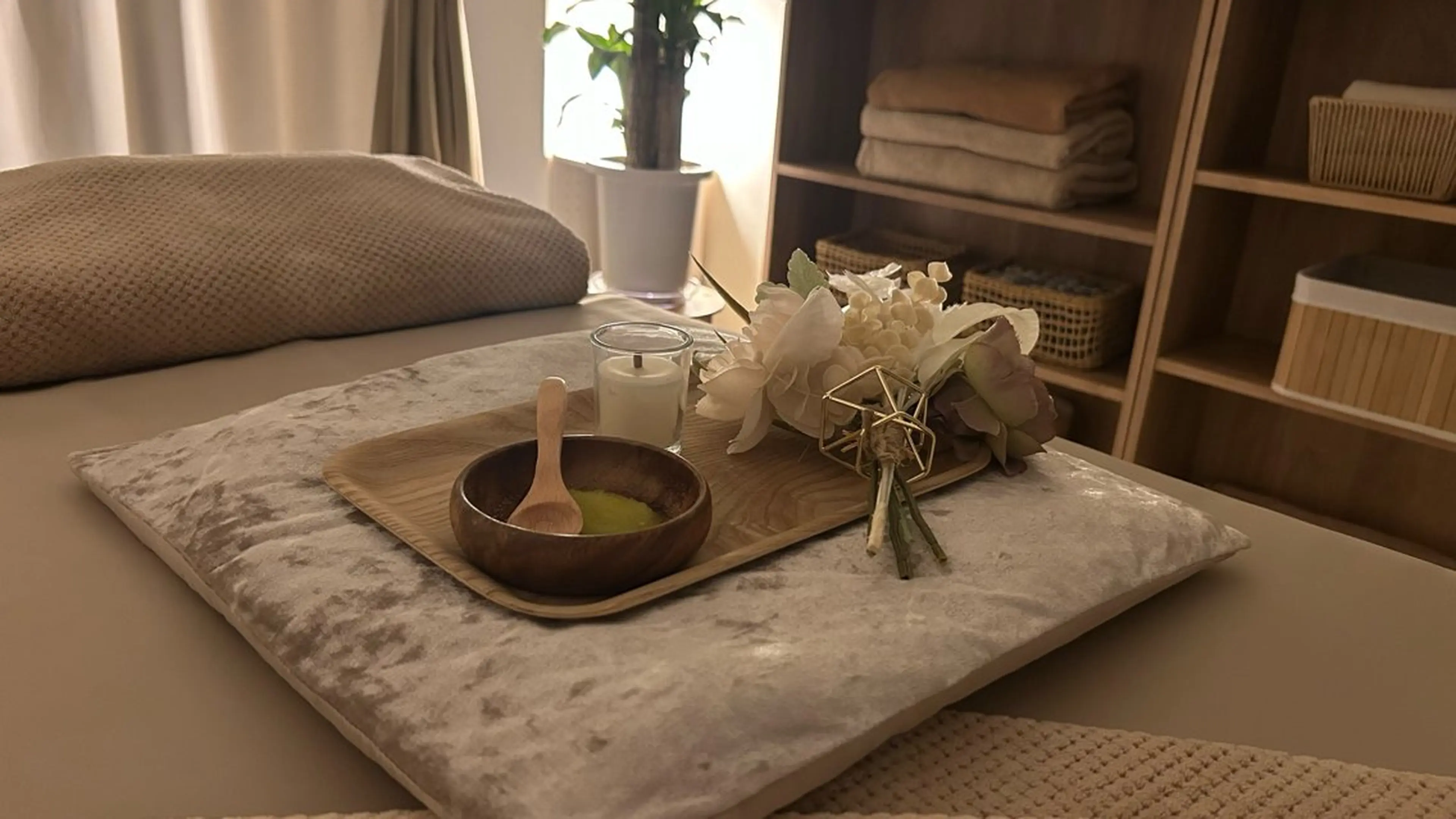 《肩こり・ふくらはぎのむくみ・腰痛》もみほぐし+足湯【フットスクラブケア】50分の写真