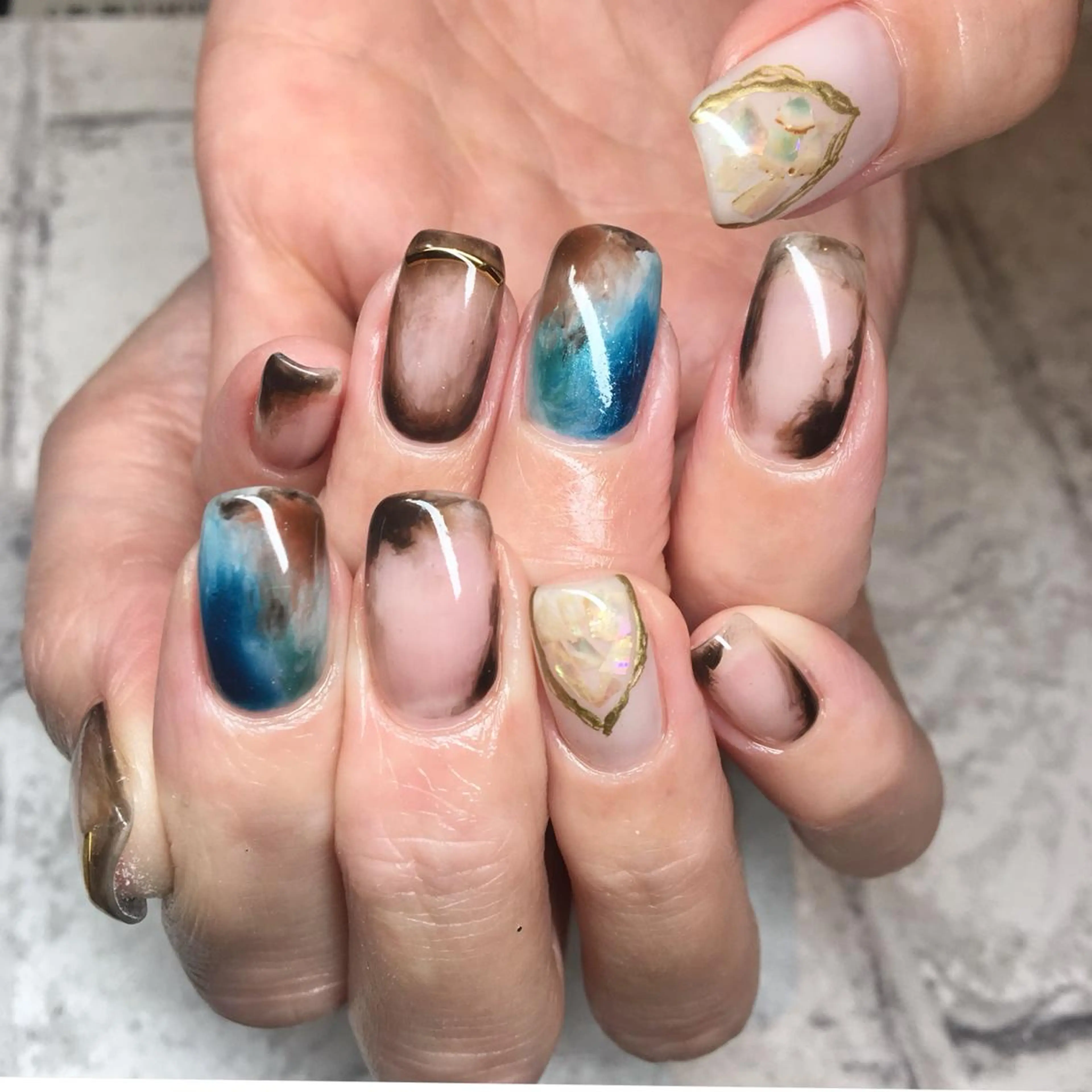 ネイル repos~ルポ~所属・里見 麗のネイルデザイン